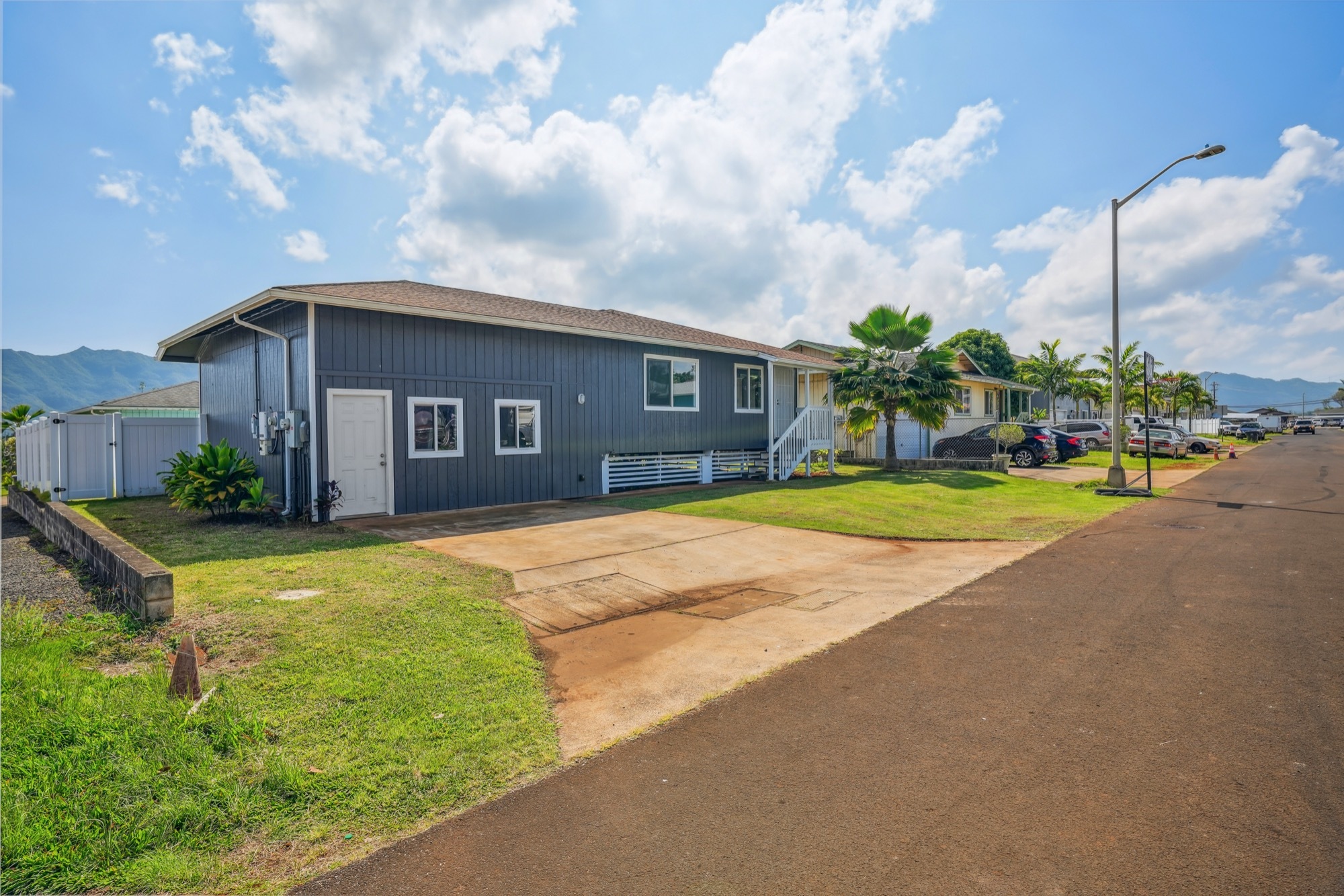 1974 Nana Pali St, Lihue, HI 96766