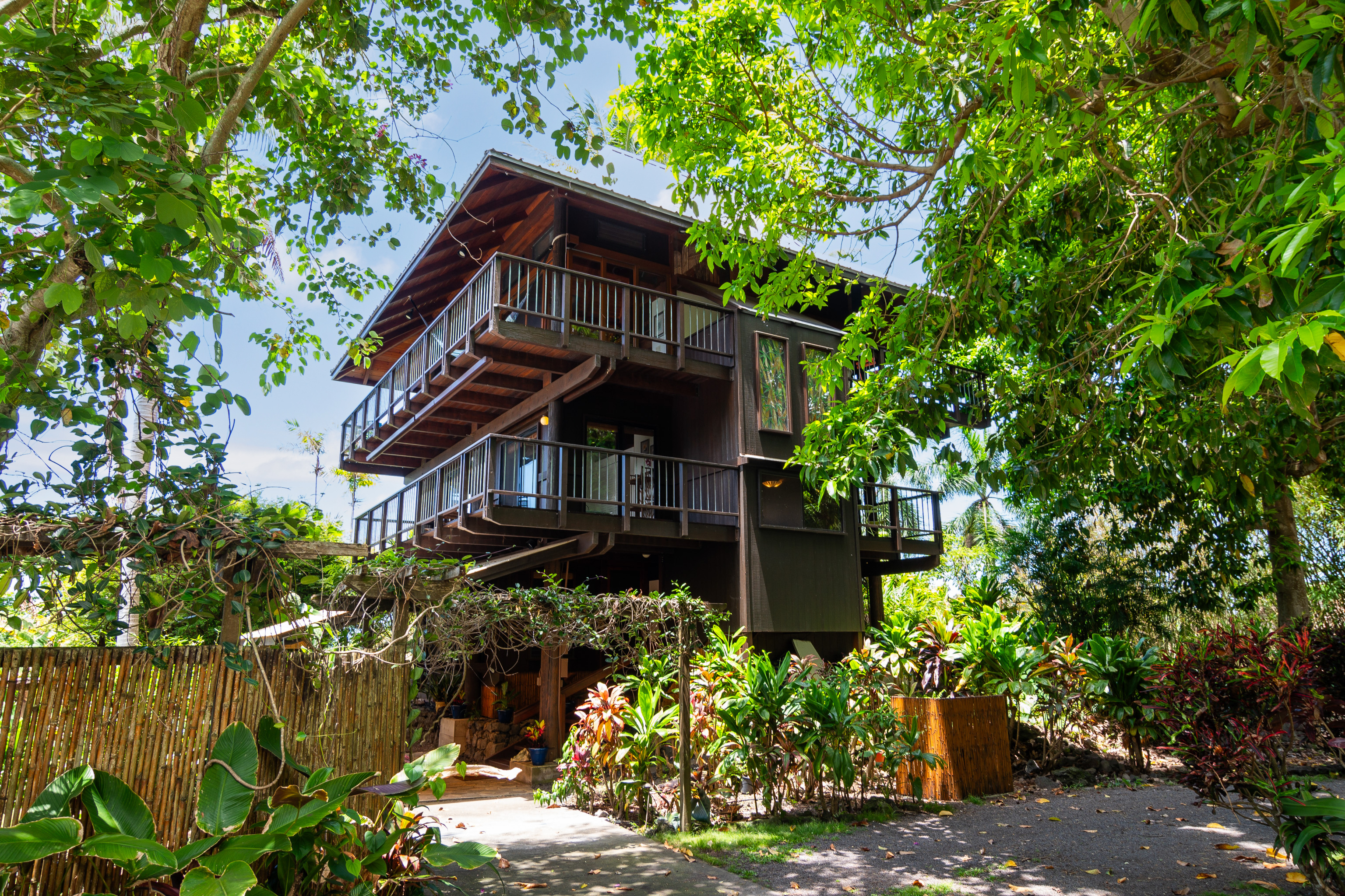 82-5971 Government Main Rd, Captain Cook, HI 96704