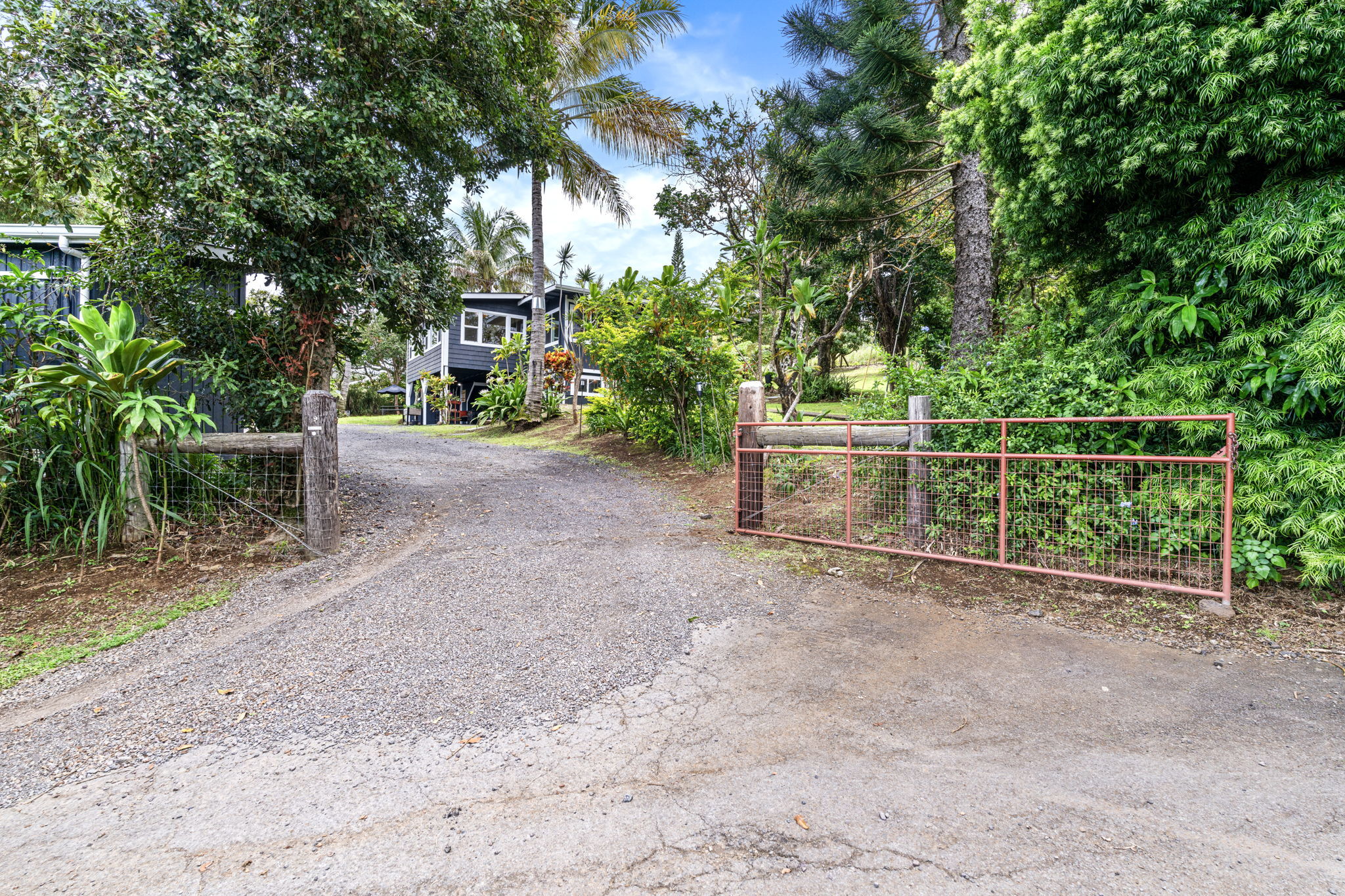 44-2806 Kalaniai Rd, Honokaa, HI 96727