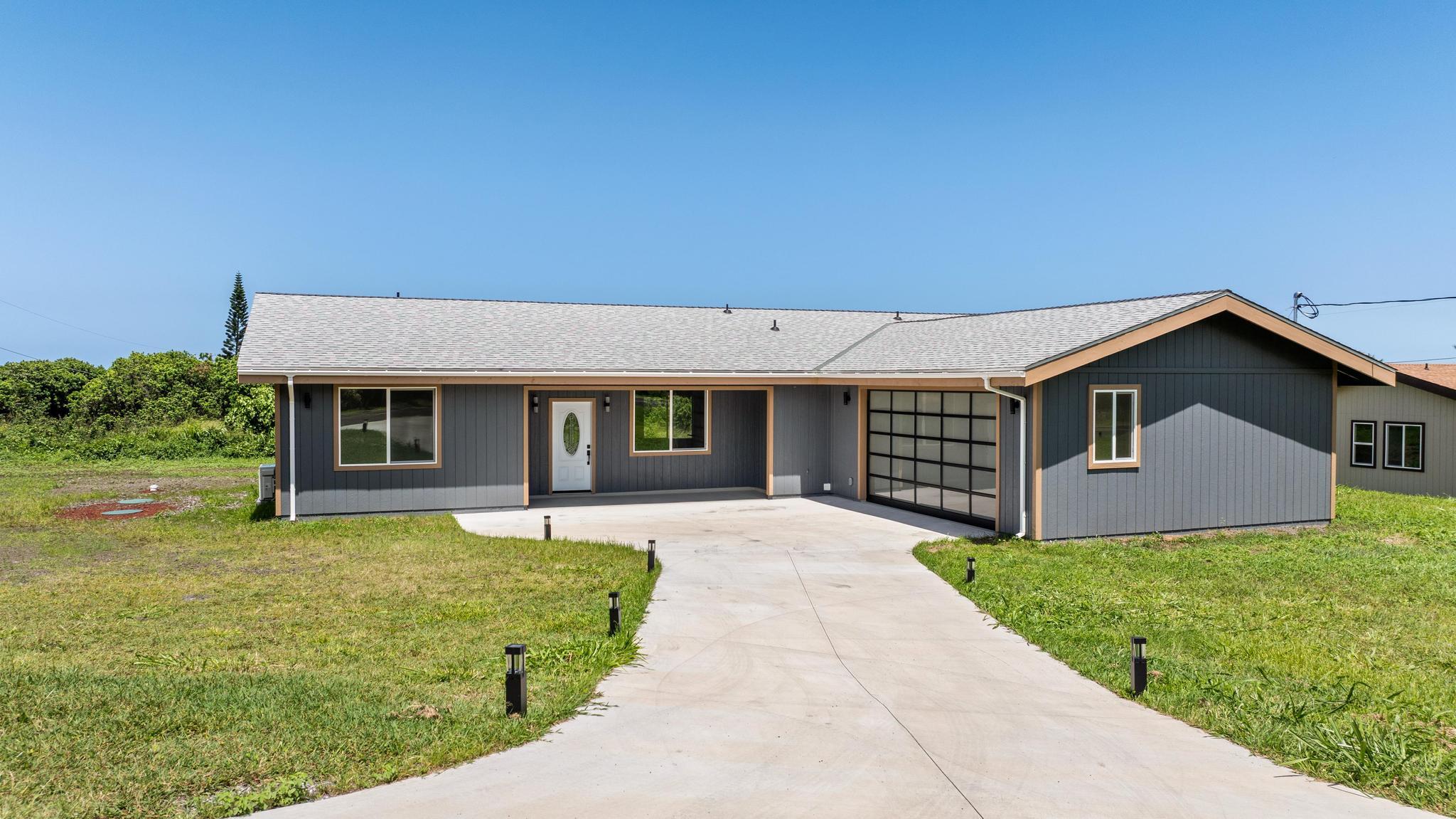 94-1669 Kaulua St, Naalehu, HI 96772