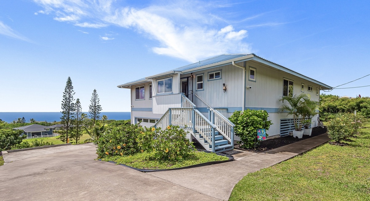 94-1478 Hekau St, Naalehu, HI 96772