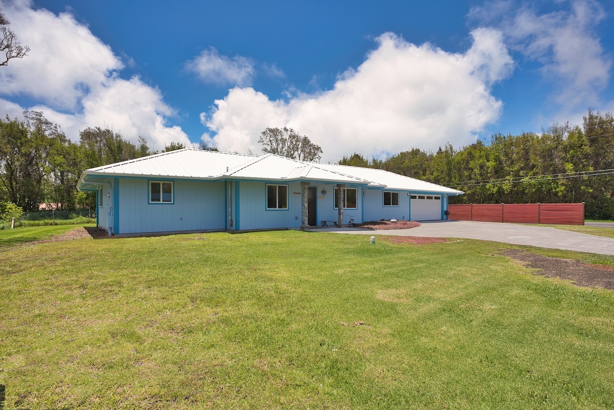 99-302 Maunanani Pl, Volcano, HI 96785