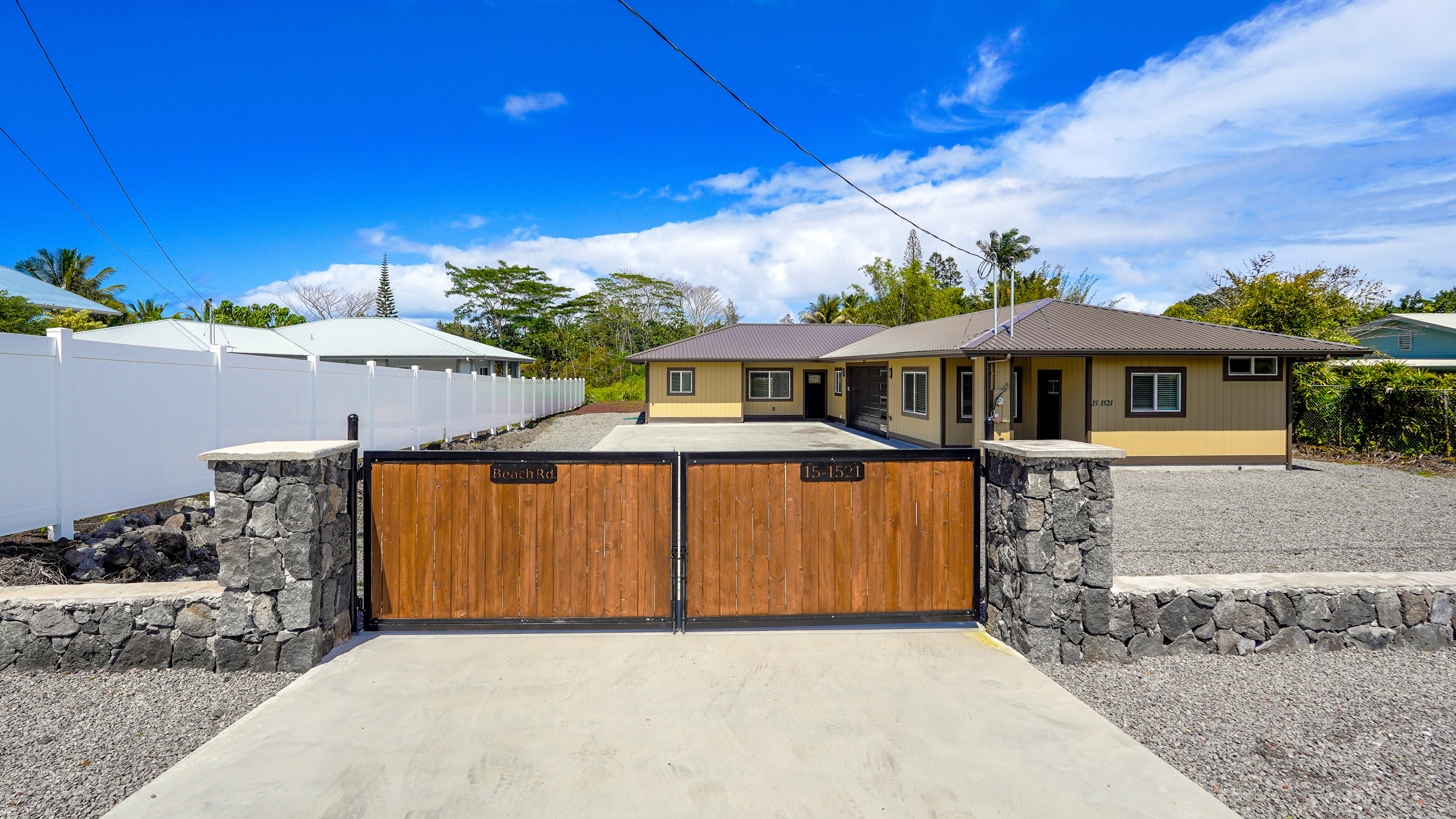 15-1521 Beach Rd, Keaau, HI 96749
