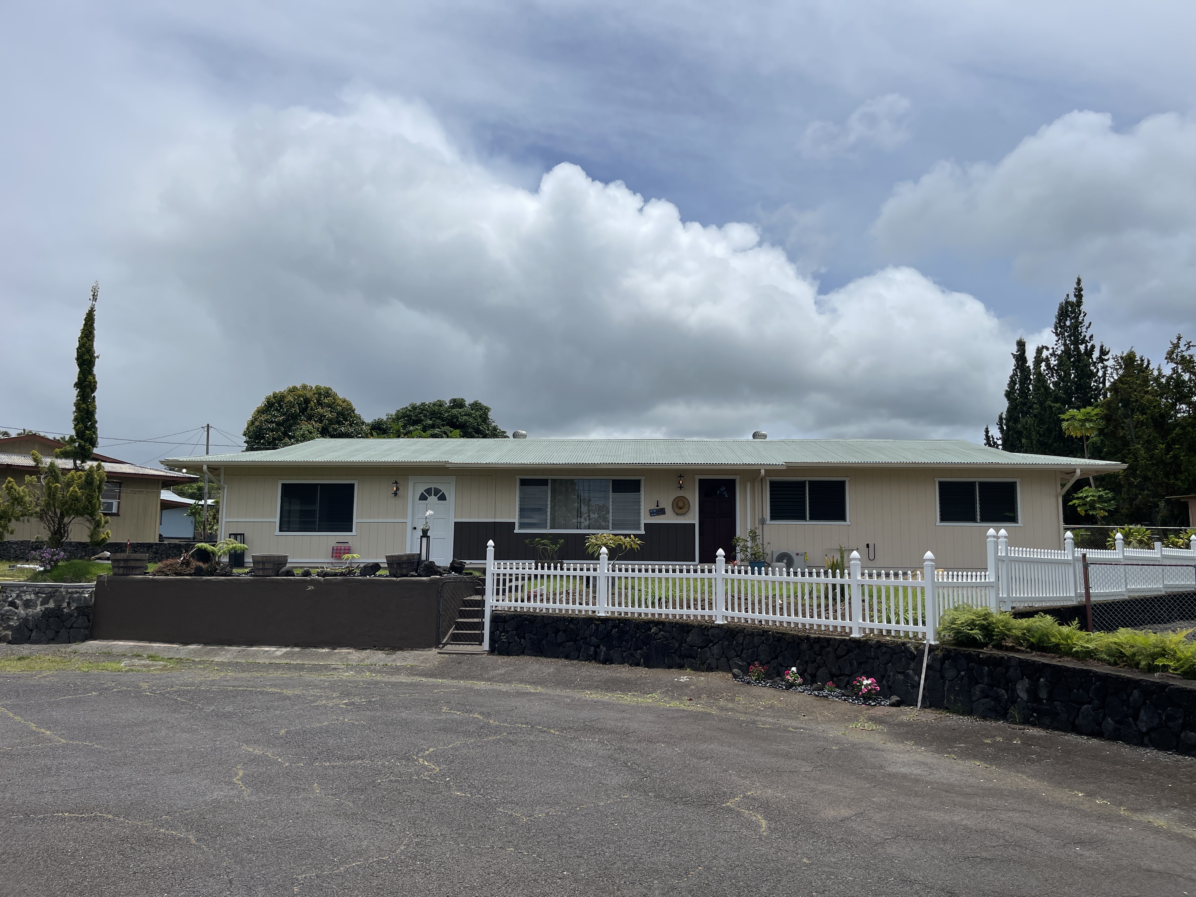436 Lanikukia Pl, Hilo, HI 96720