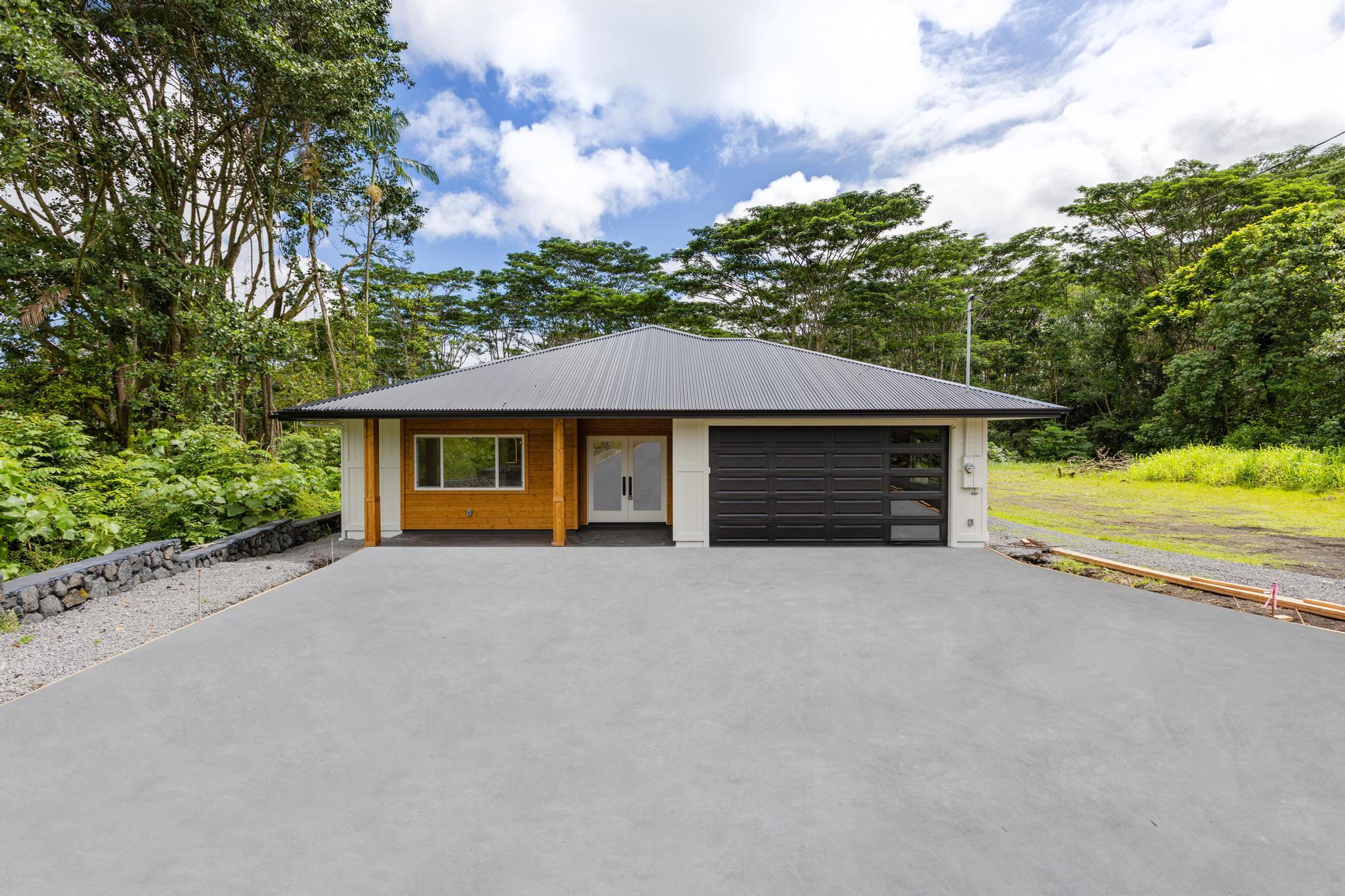 935 Kaumana Dr, Hilo, HI 96720