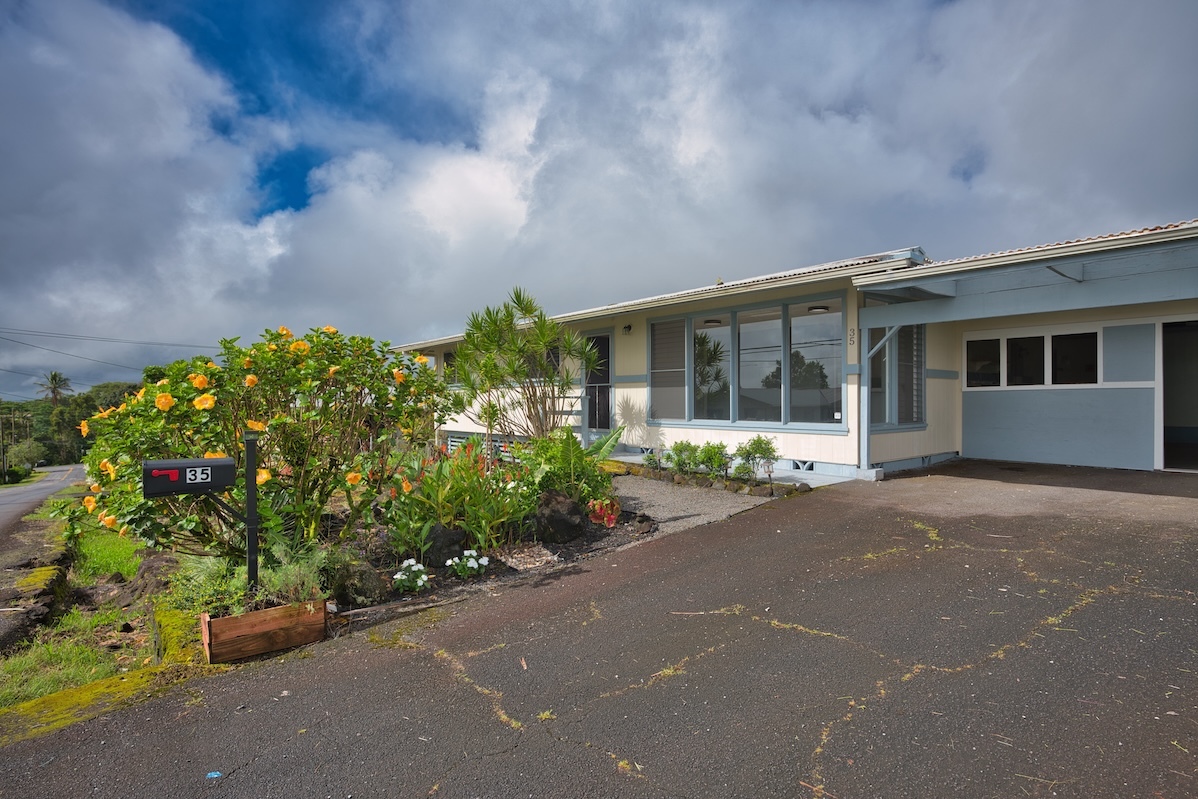 35 Hokulani St, Hilo, HI 96720