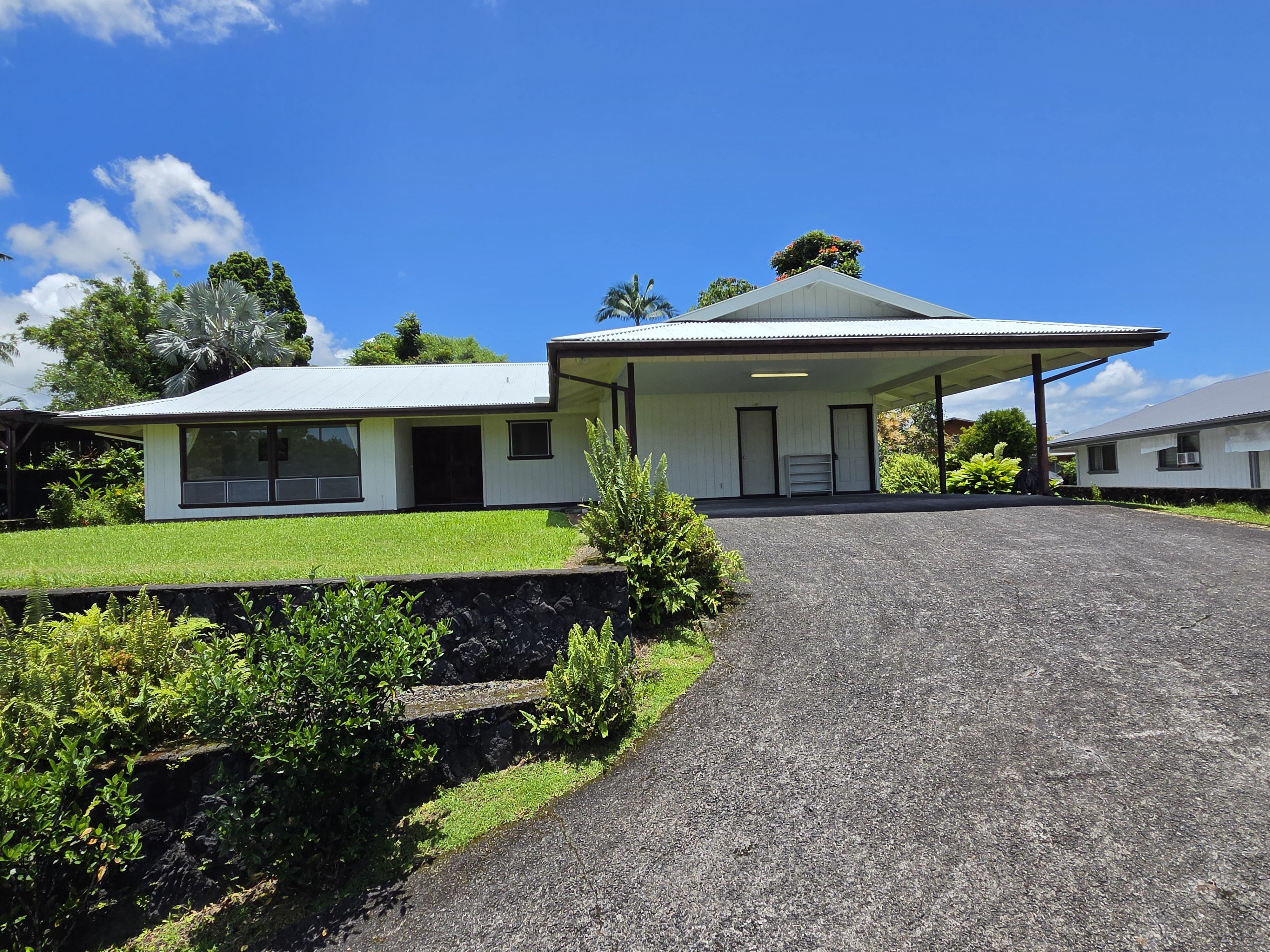 1084 Apono Pl, Hilo, HI 96720
