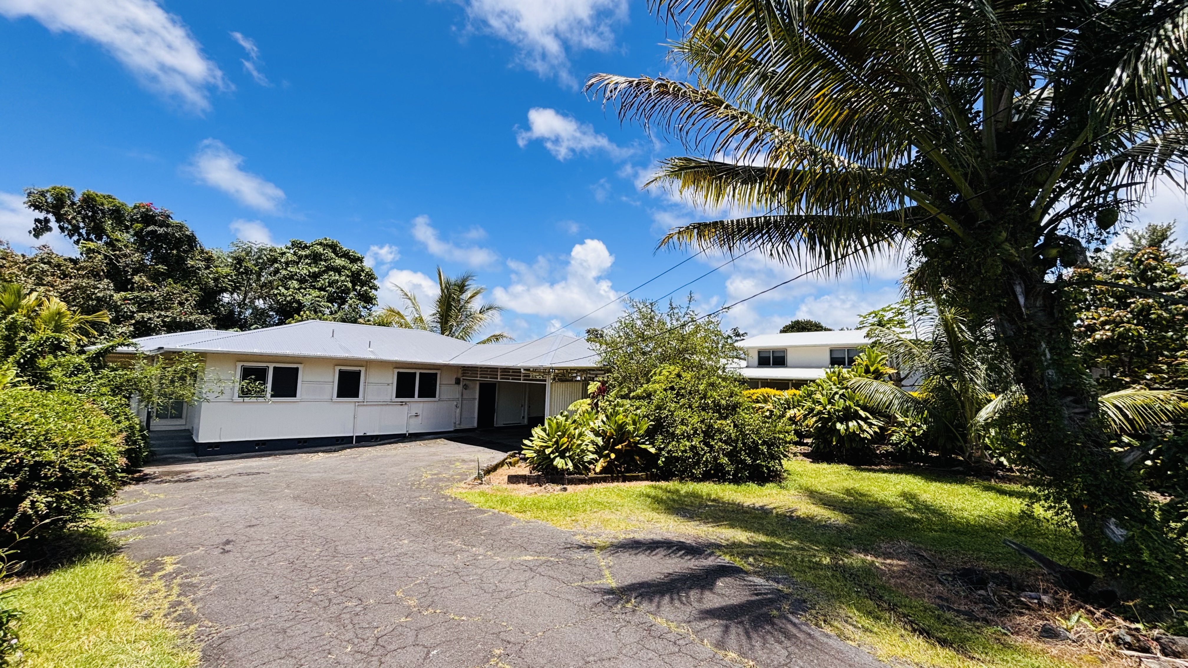 77 Iwalani St, Hilo, HI 96720