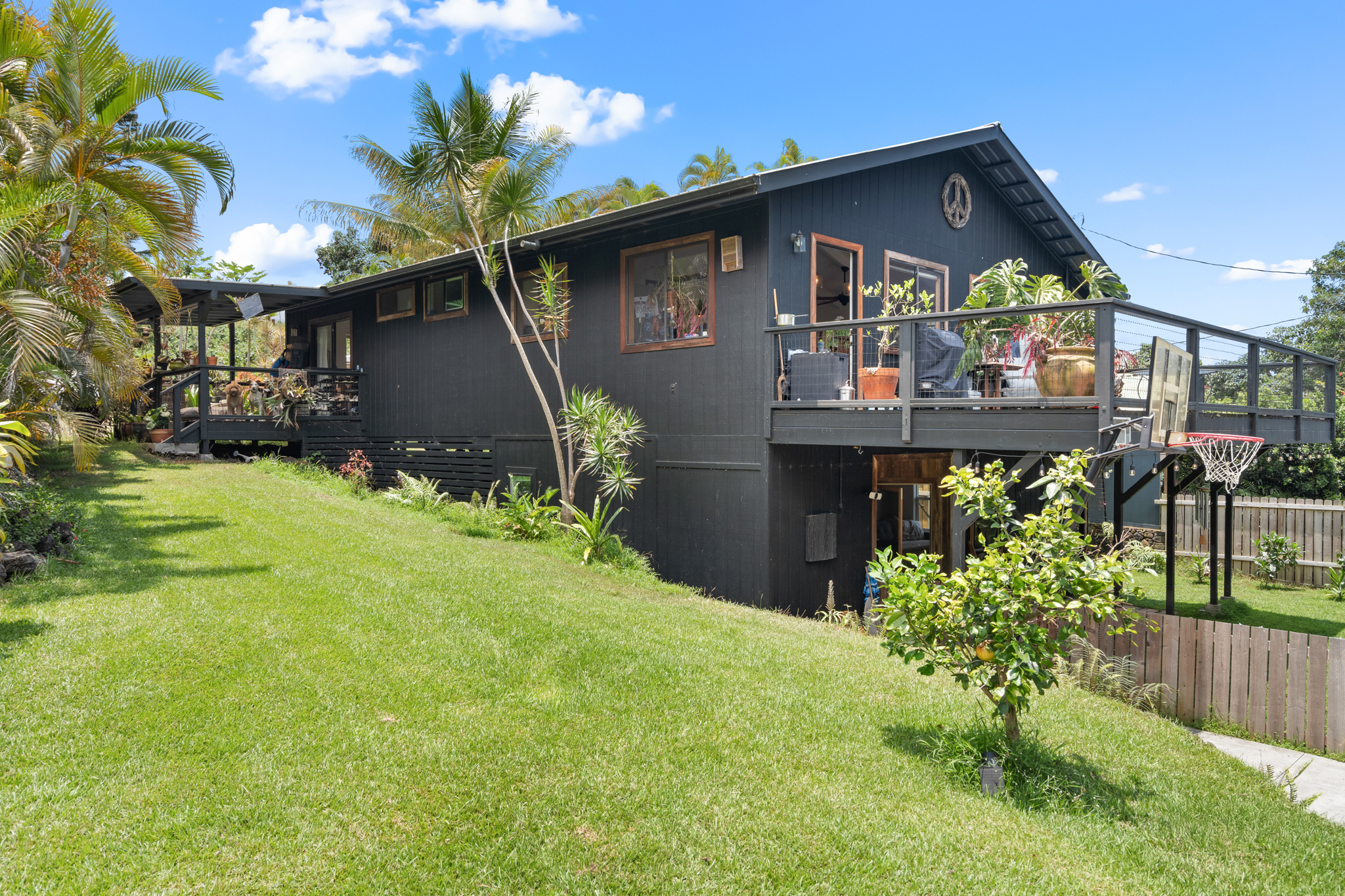 83-5756 Napoopoo Rd, Captain Cook, HI 96704