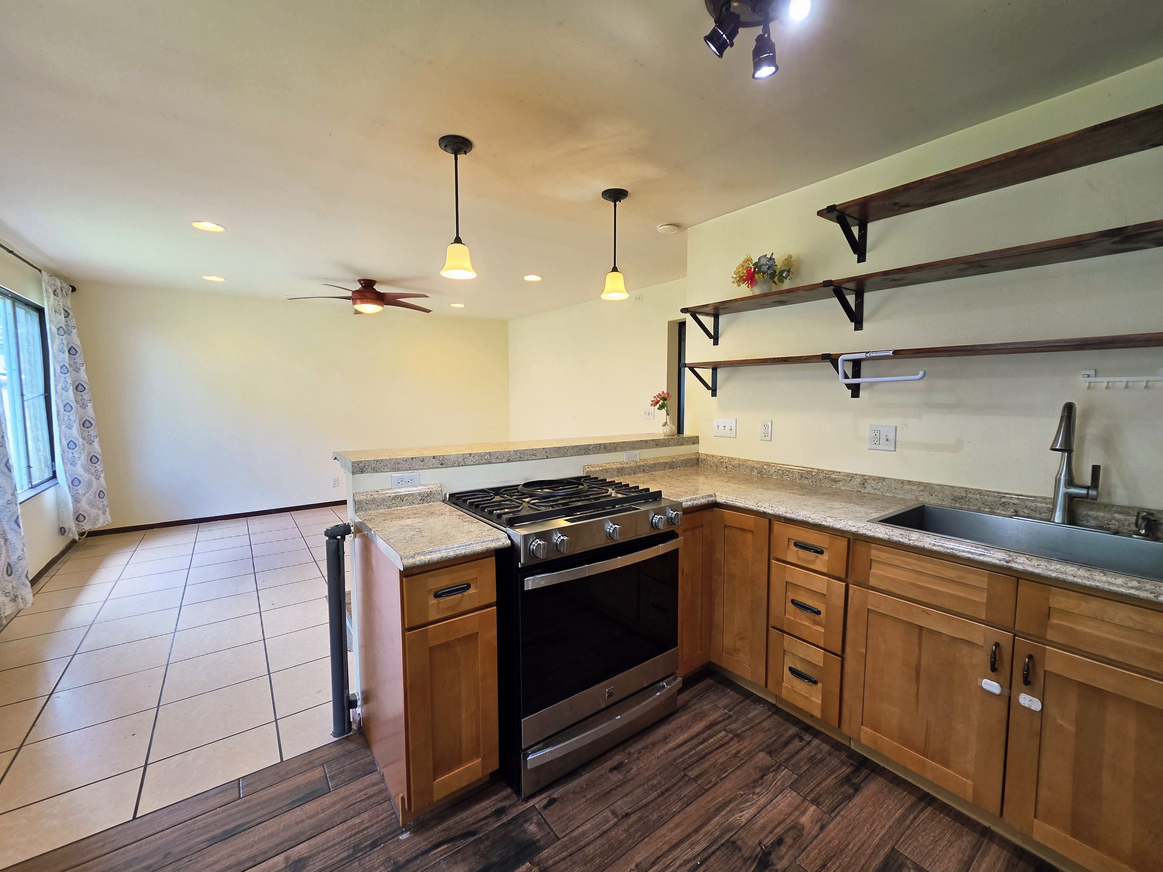 485 Waianuenue Ave, 117, Hilo, HI 96720