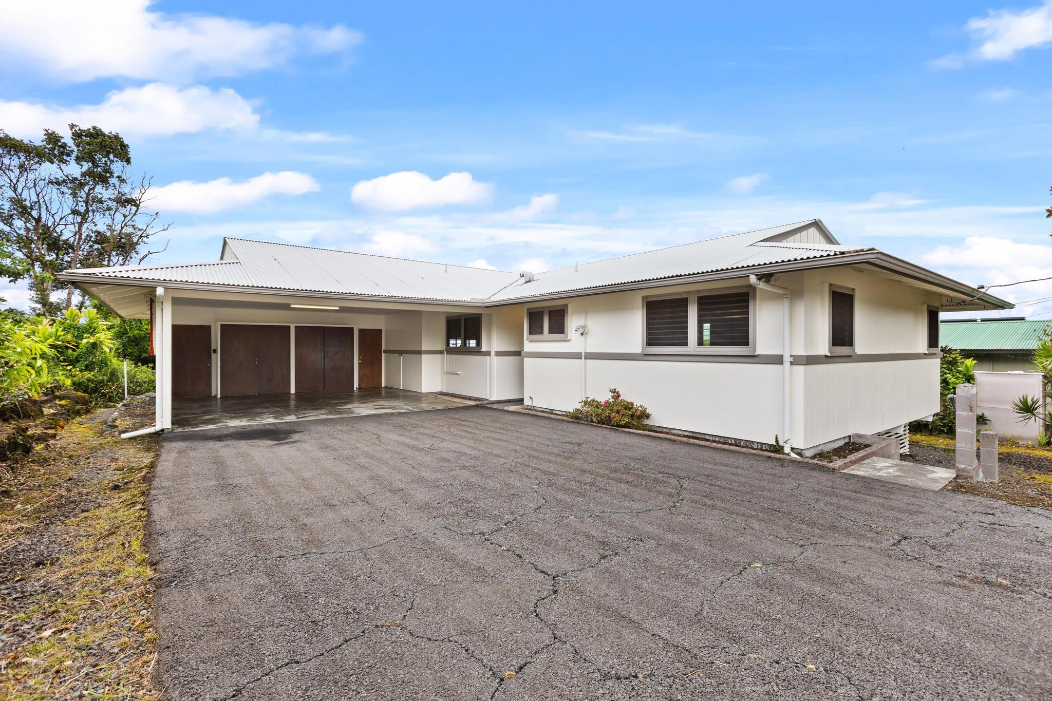 42 Pakalana Pl, Hilo, HI 96720