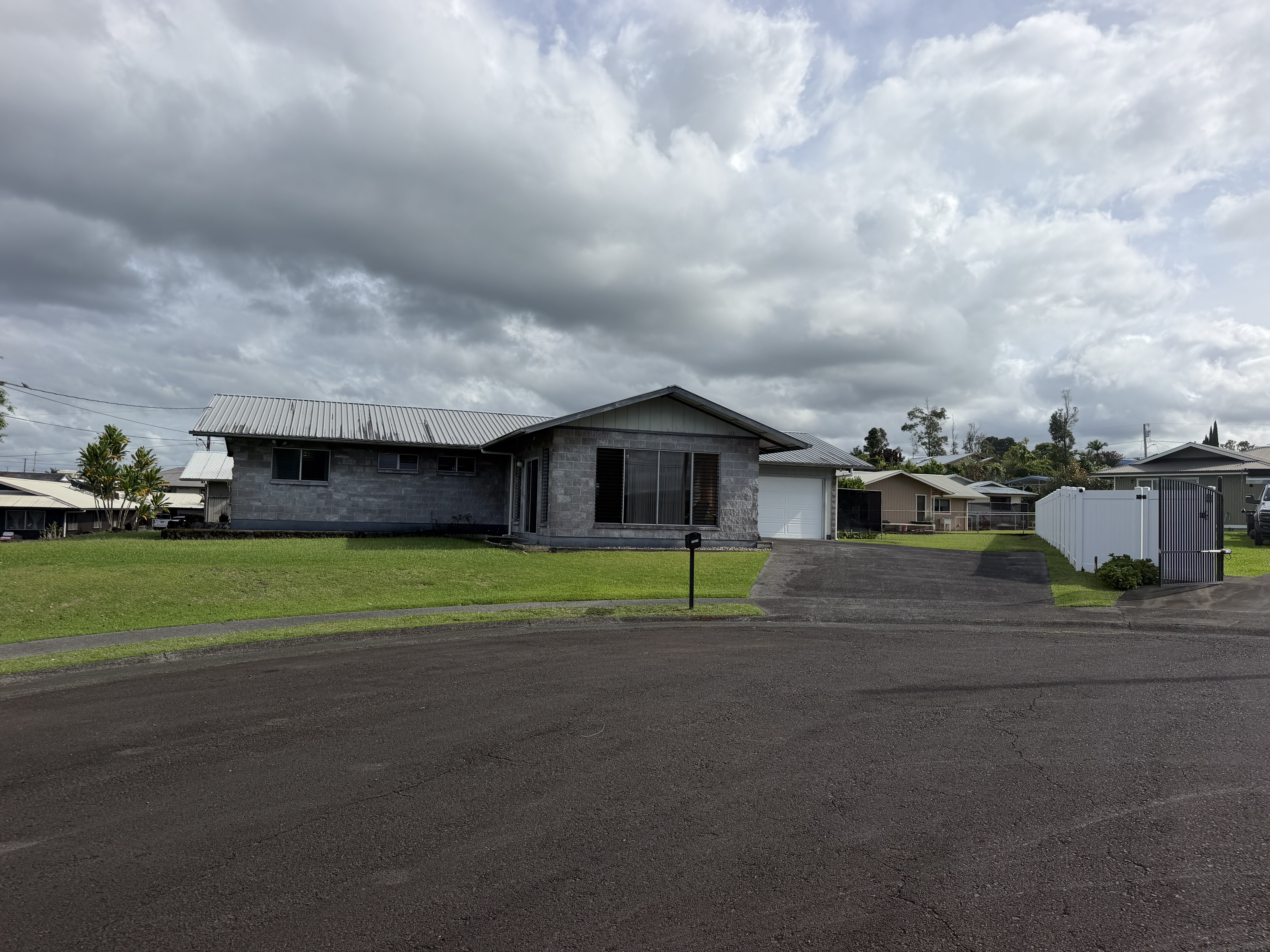 1031 Ulana Pl, Hilo, HI 96720
