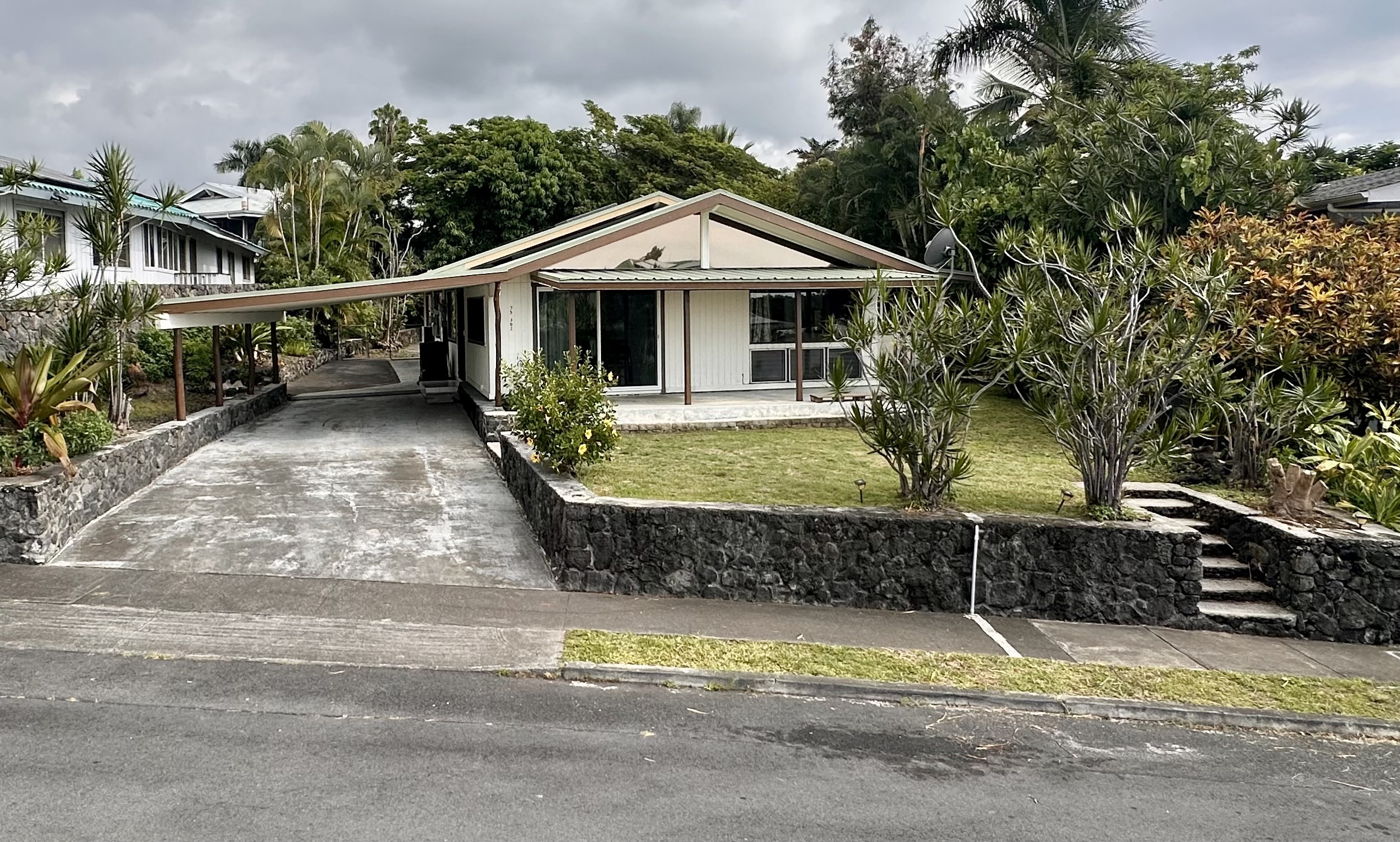 75-302 Aloha Kona Dr, Kailua-Kona, HI 96740