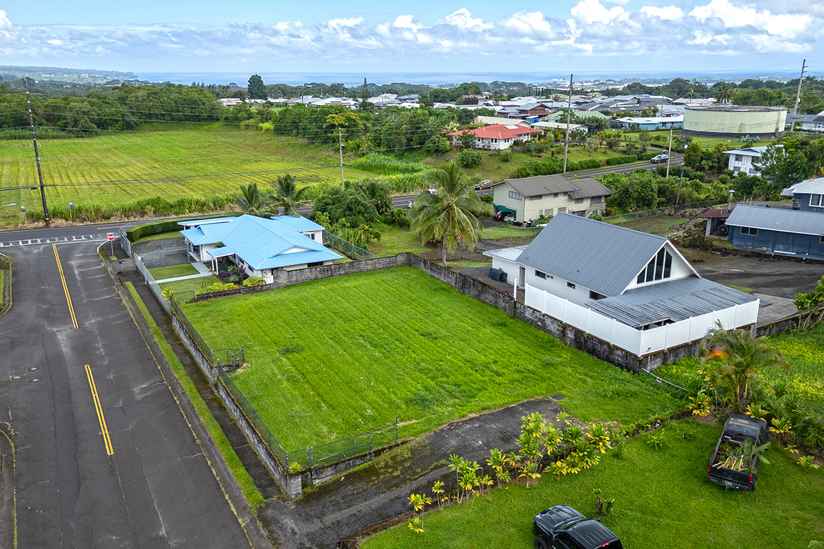 1377 Kuulei St, Hilo, HI 96720