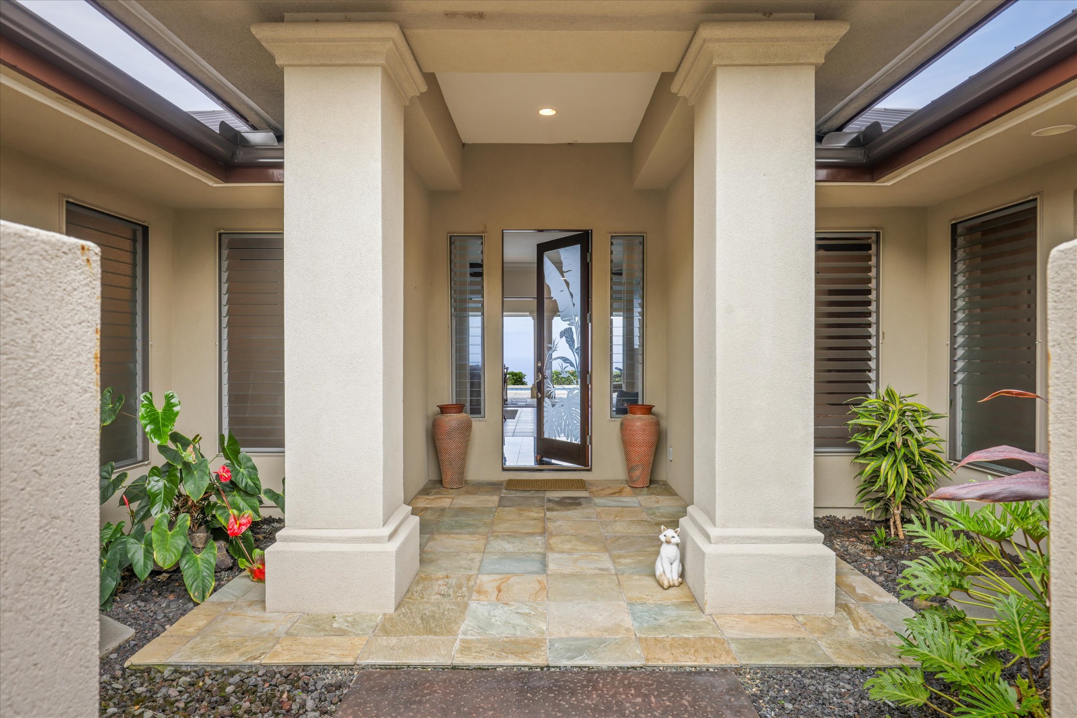 76-832 Kalana Io Pl, Kailua Kona, HI 96740