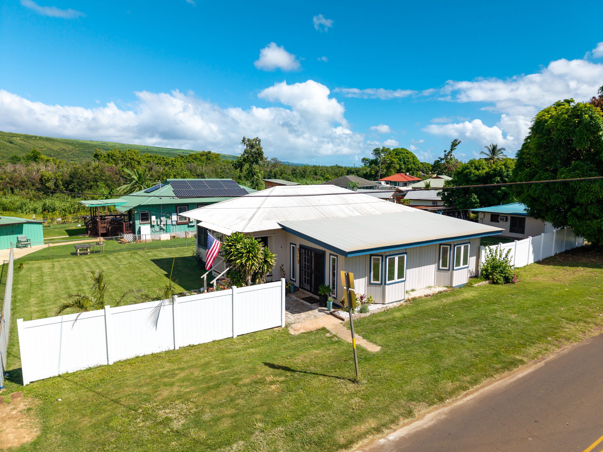 4614 Kokee Rd, Kekaha, HI 96752