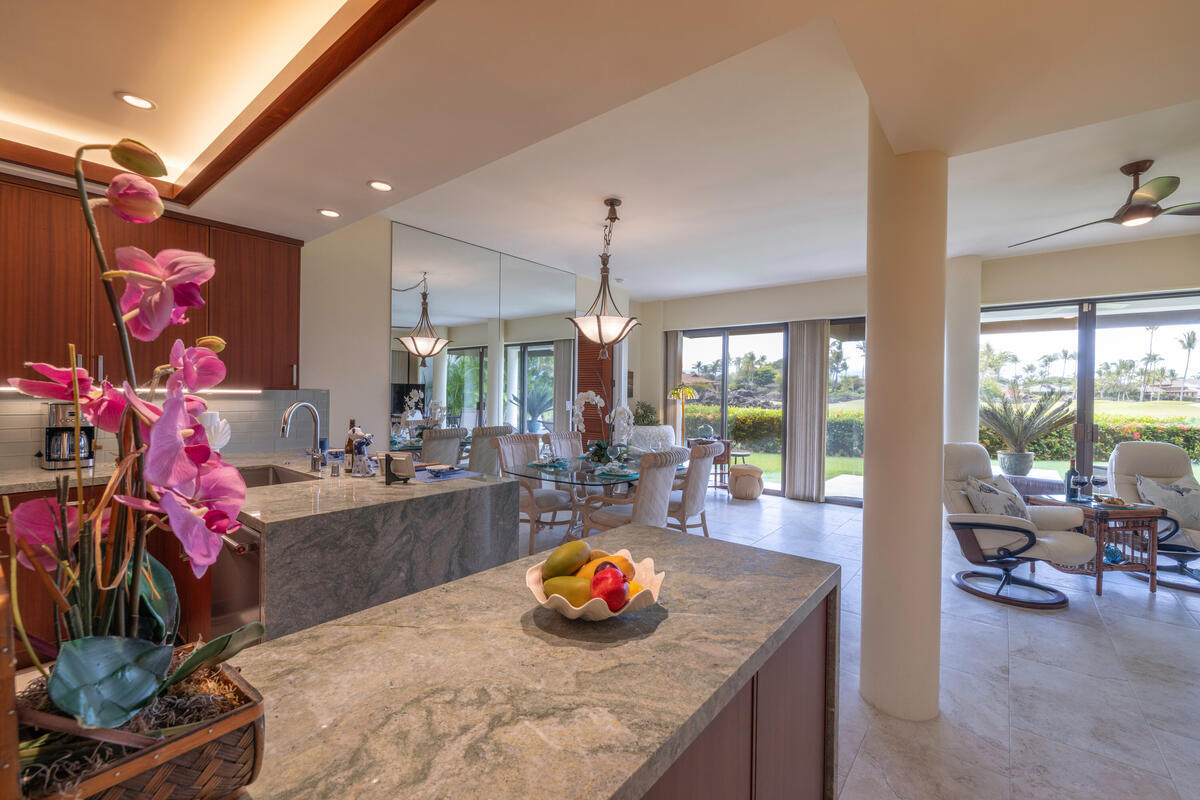 68-1050 Mauna Lani Point, J104, Kamuela, HI 96743