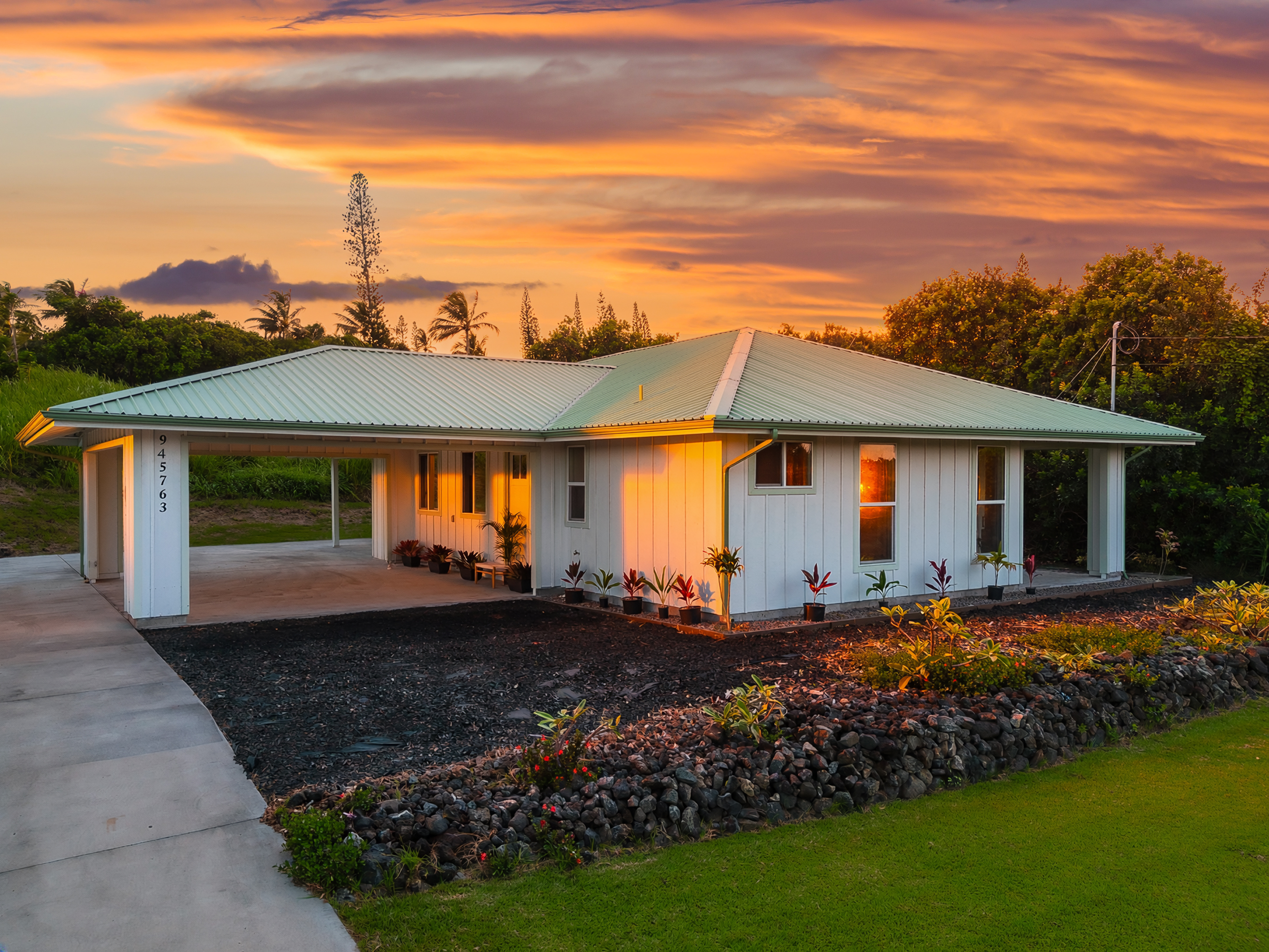 94-5763 Awa Pae Pl, Naalehu, HI 96772