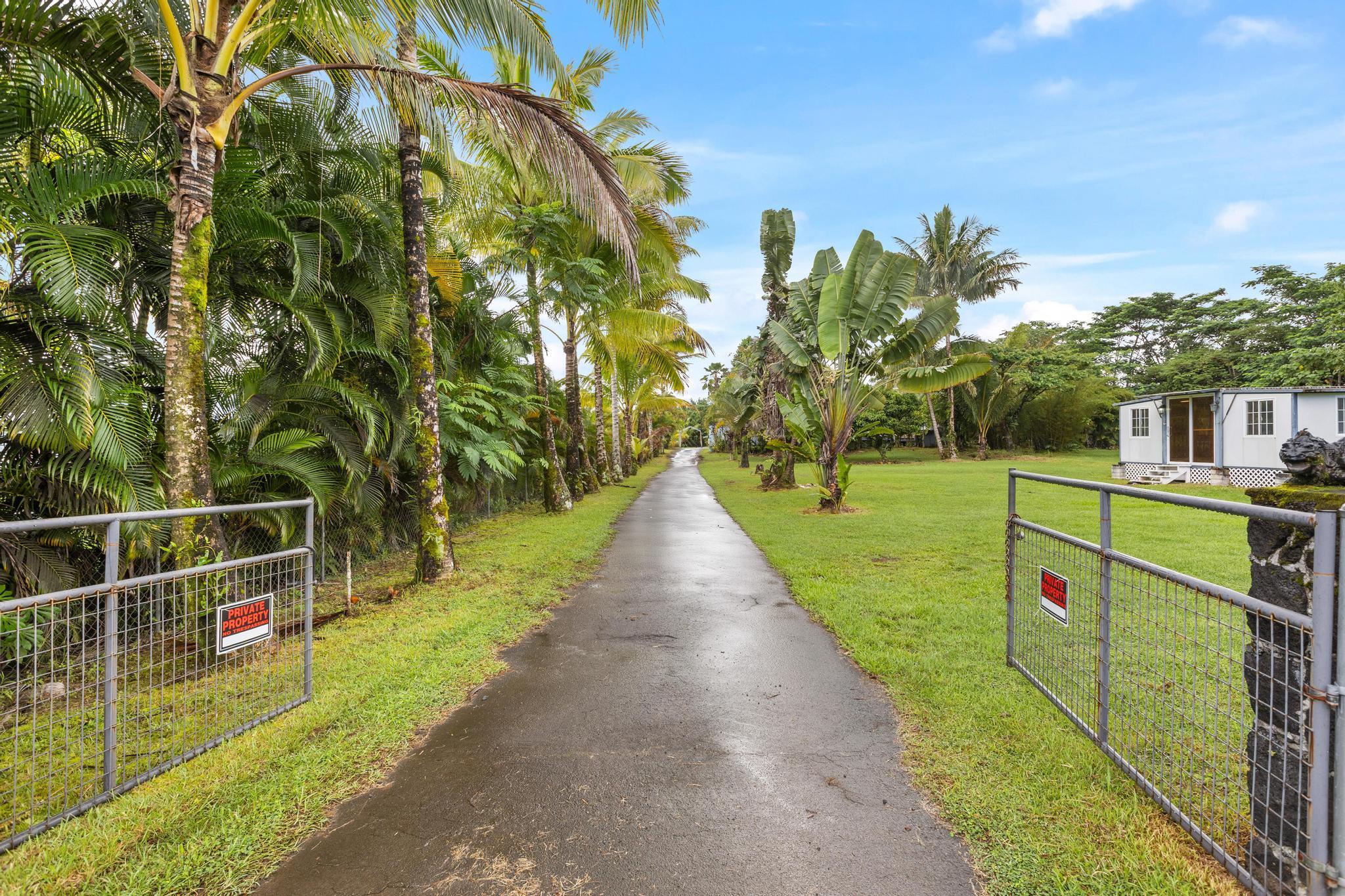 15-1126 Railroad Ave, Keaau, HI 96749