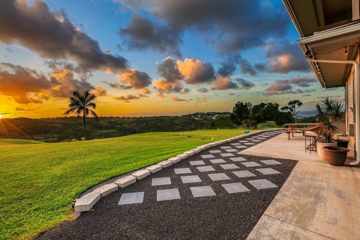 4858 Kahiliholo Rd, Unit #3, Kilauea, HI 96754