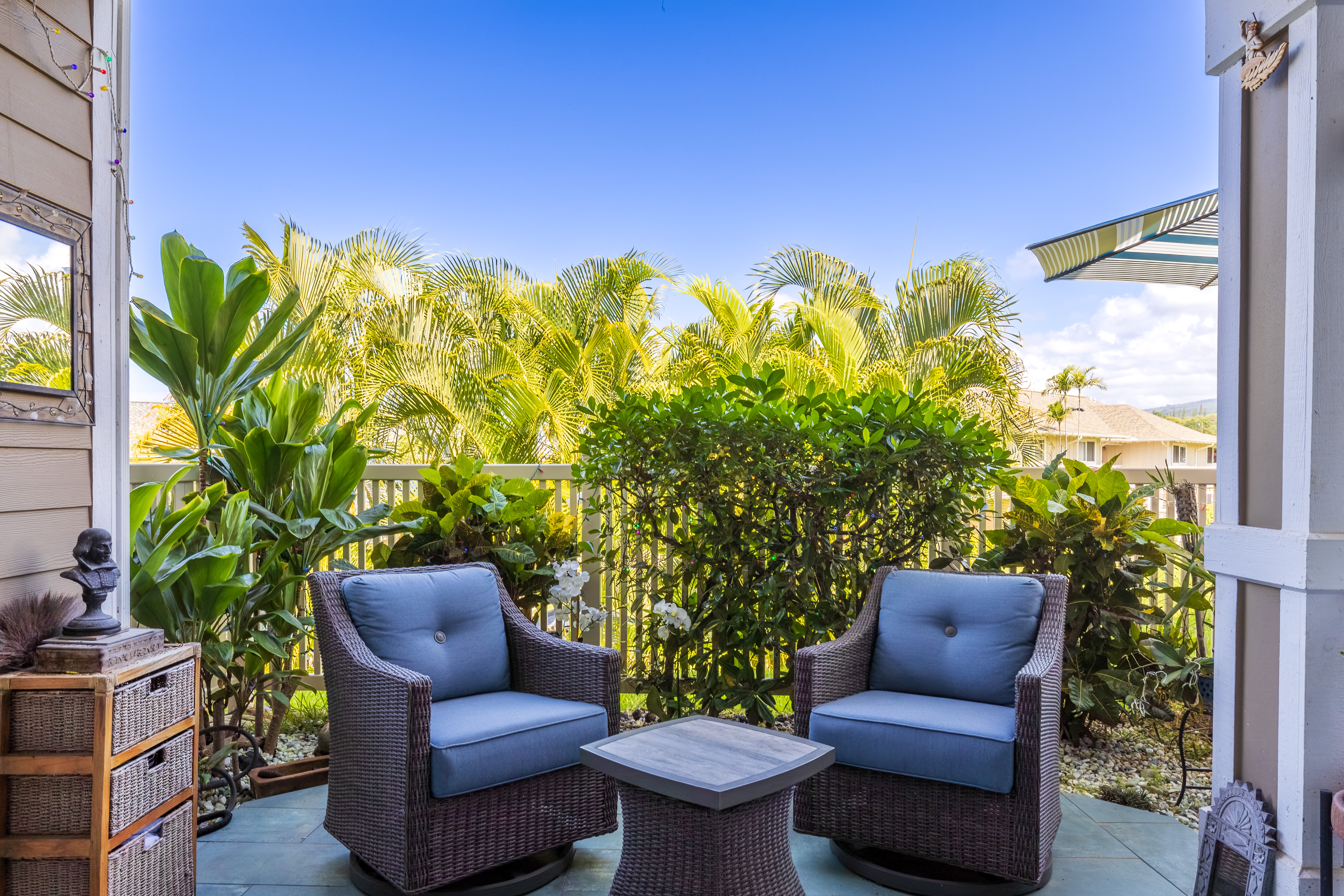 75-6009 Alii Dr, D2, Kailua Kona, HI 96740