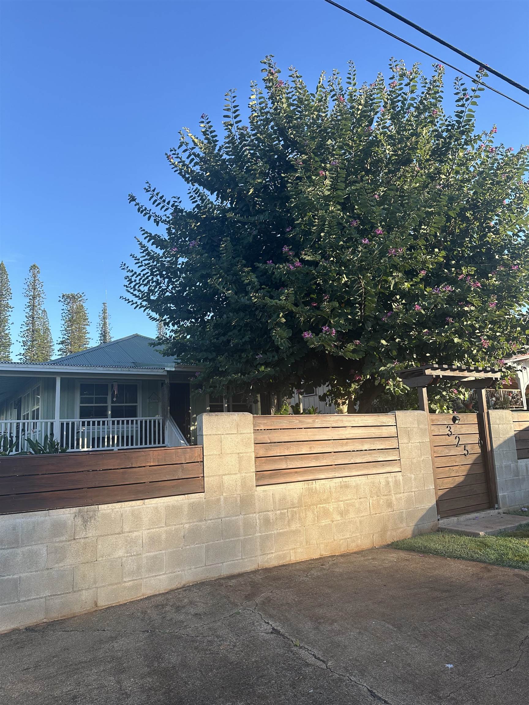 325 Thirteenth St, Lanai City, HI 96763-0325