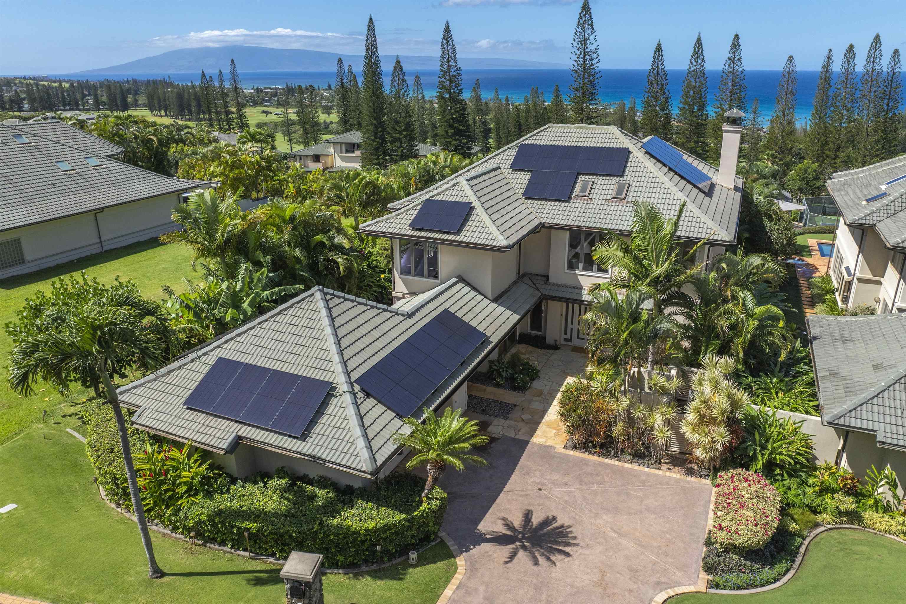 324 Cook Pine Dr, Lahaina, HI 96761