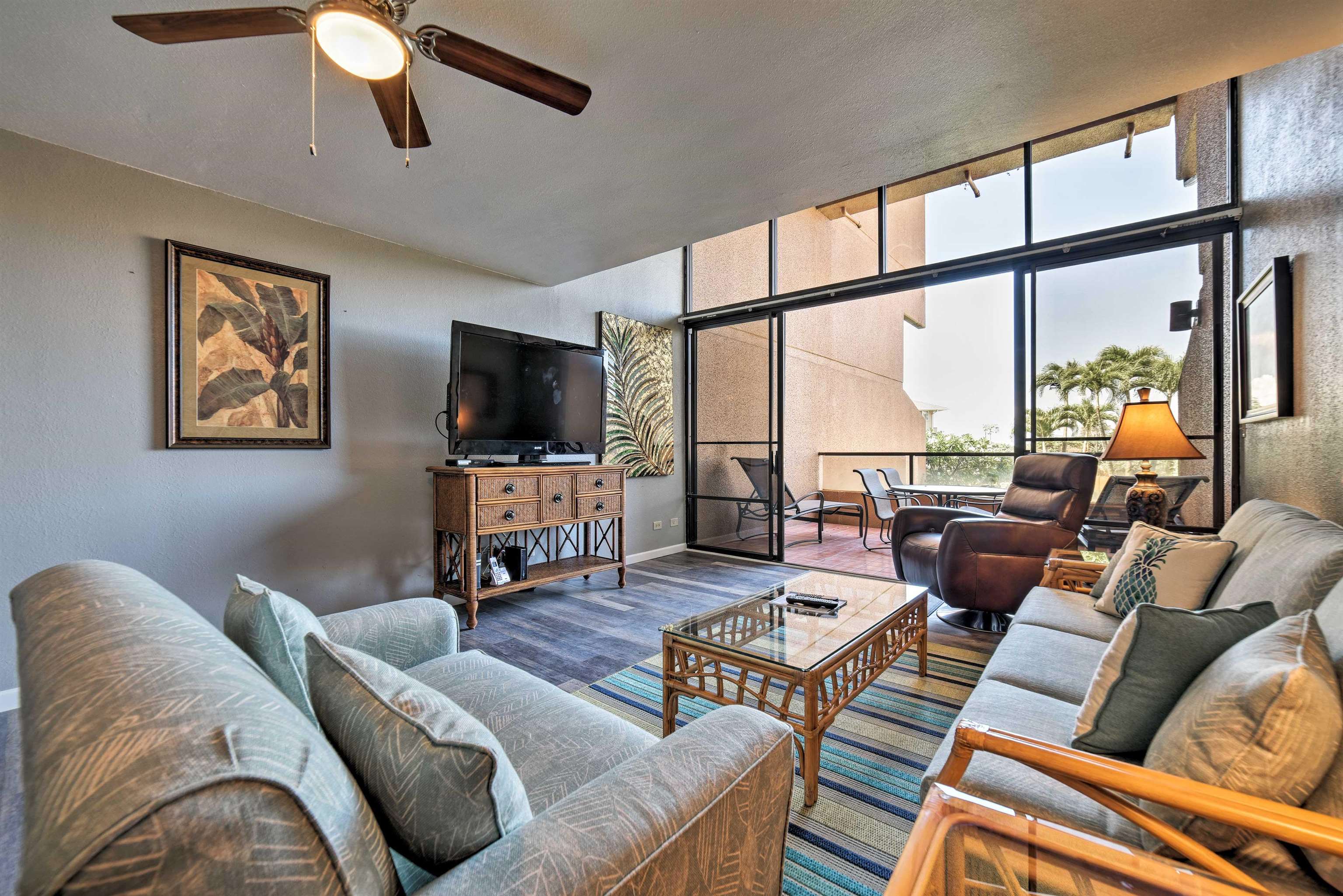 4242 Lower Honoapiilani Rd, F-207, Lahaina, HI 96761