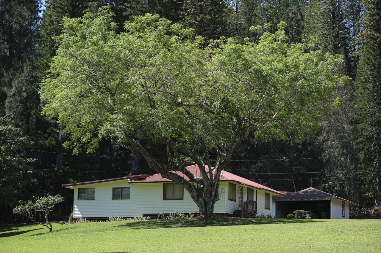 437 Hau Dr, Lanai City, HI 96763