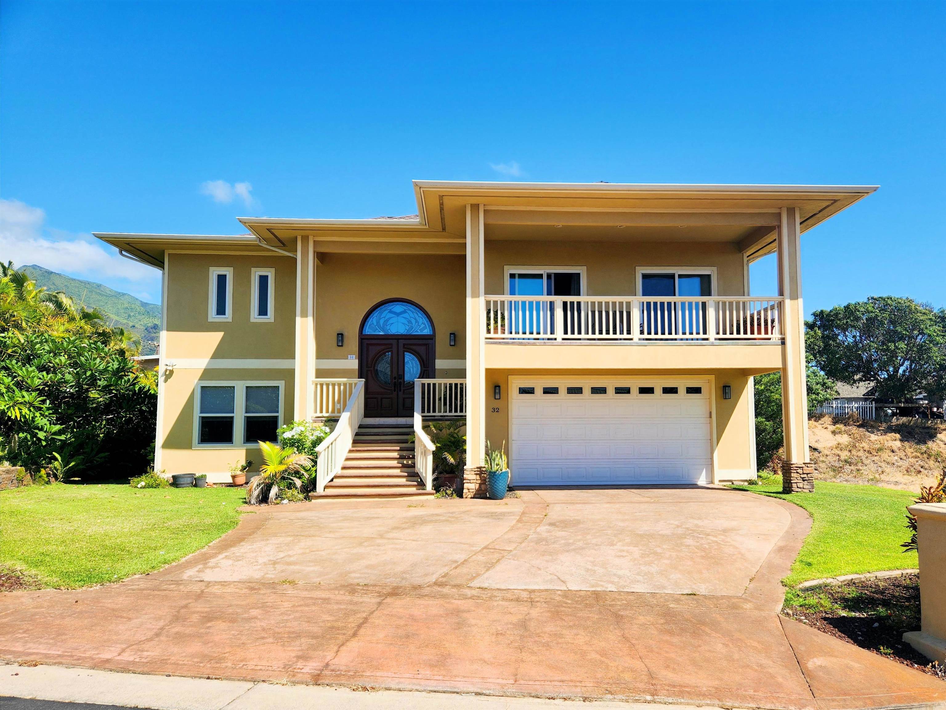 32 Kapueone Pl, Wailuku, HI 96793