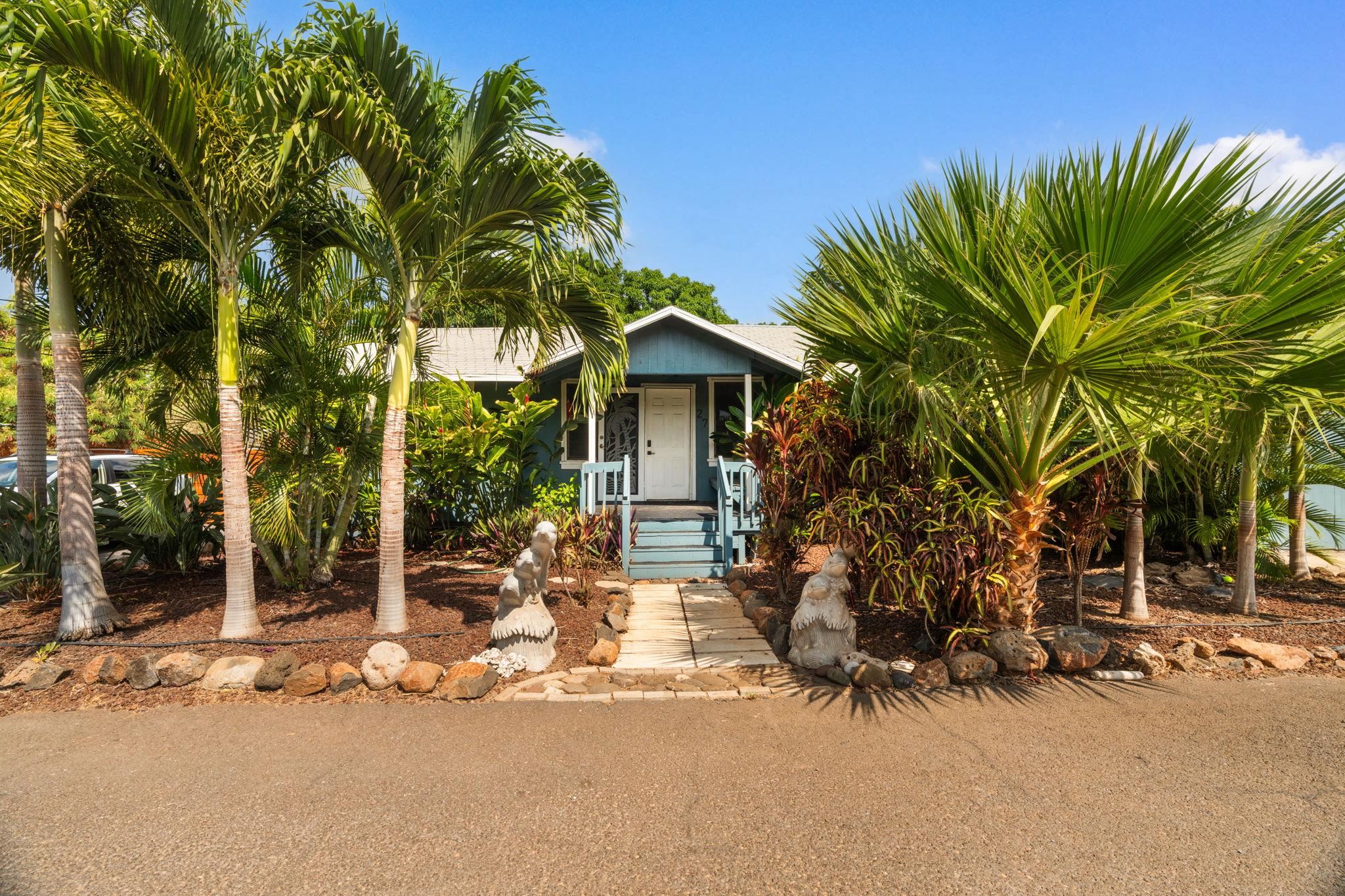 27 Nanialii Pl, E, Kihei, HI 96753-9012