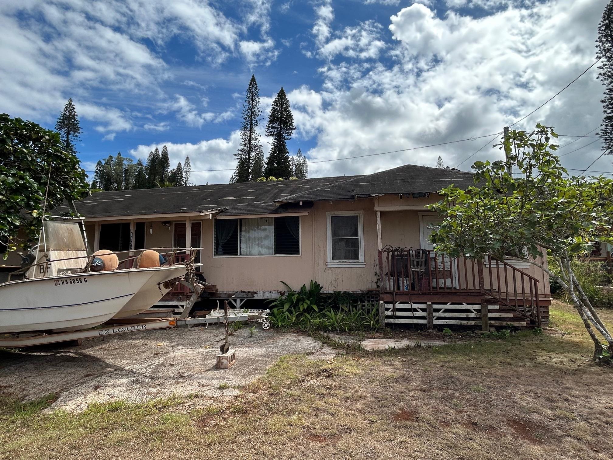 1122 Olapa St, Lanai City, HI 96763