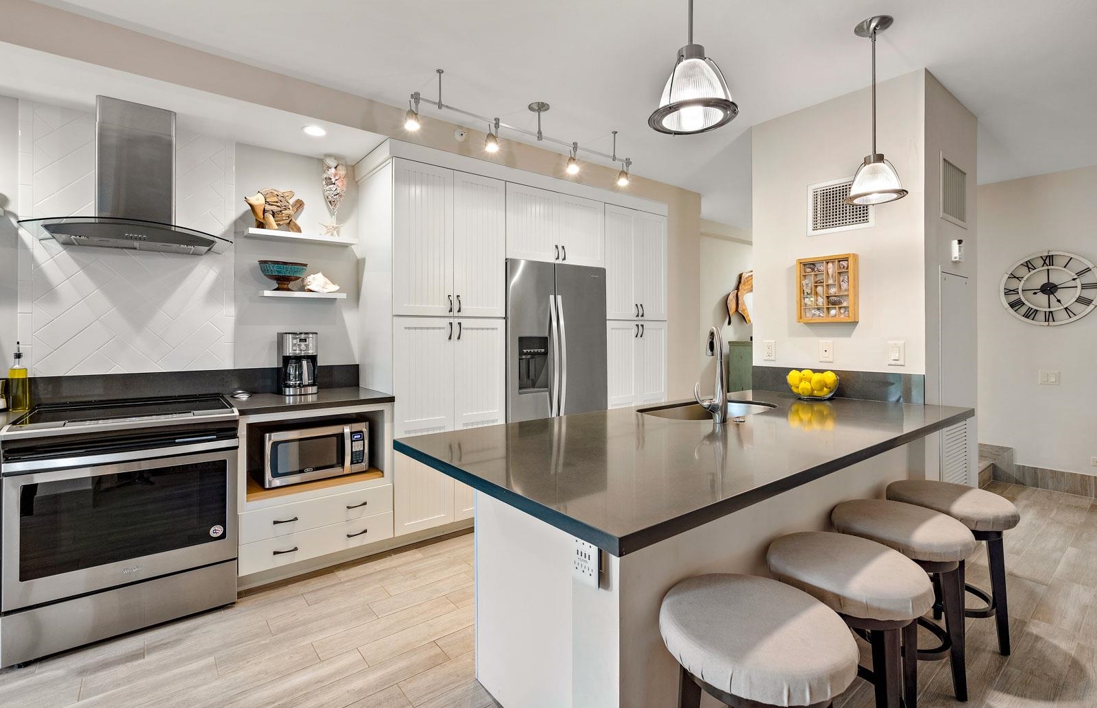 50 Nohea Kai Dr, II-204, Lahaina, HI 96761