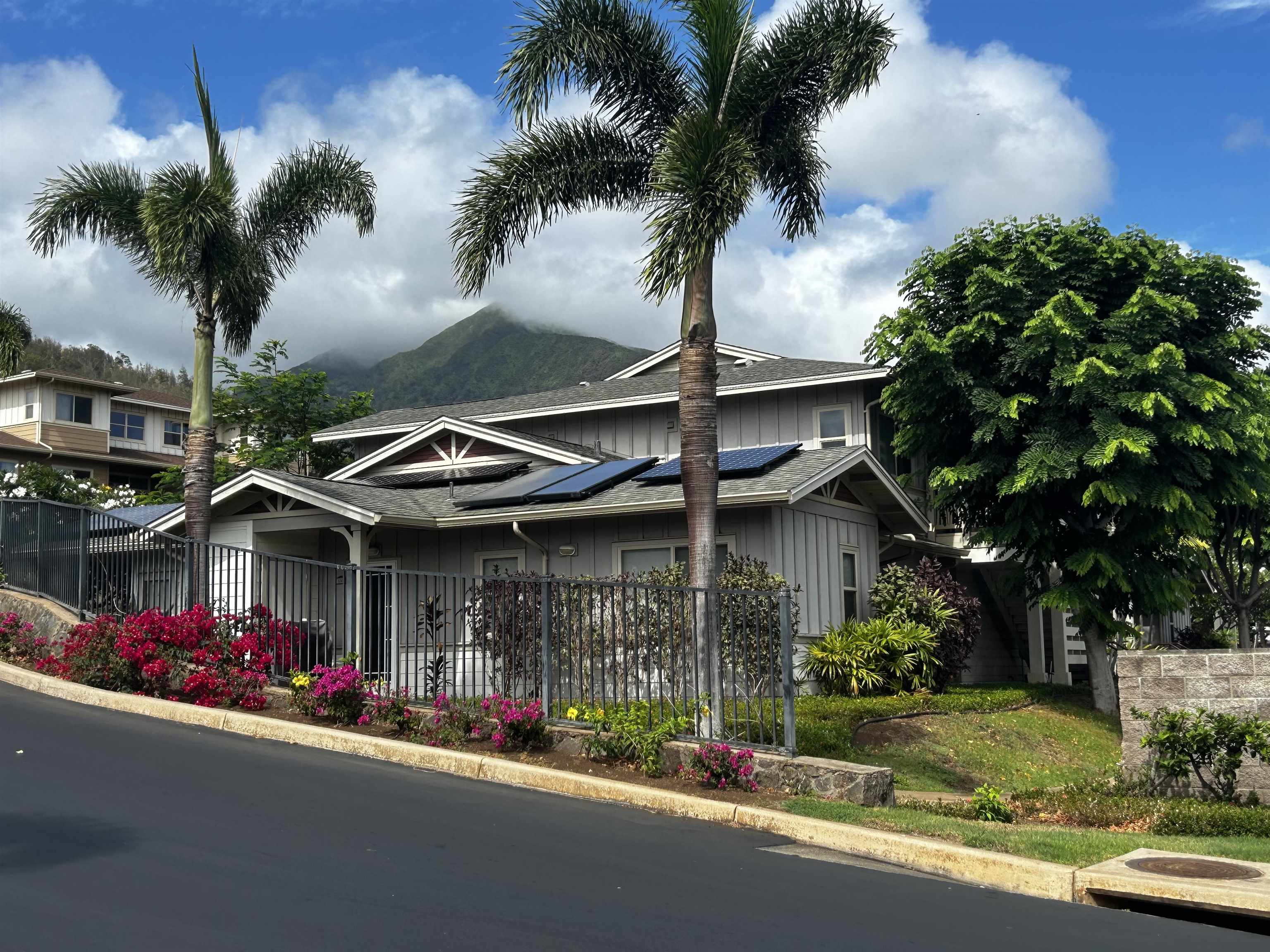 211 Hooulu Ln, 1001, Wailuku, HI 96793-4104