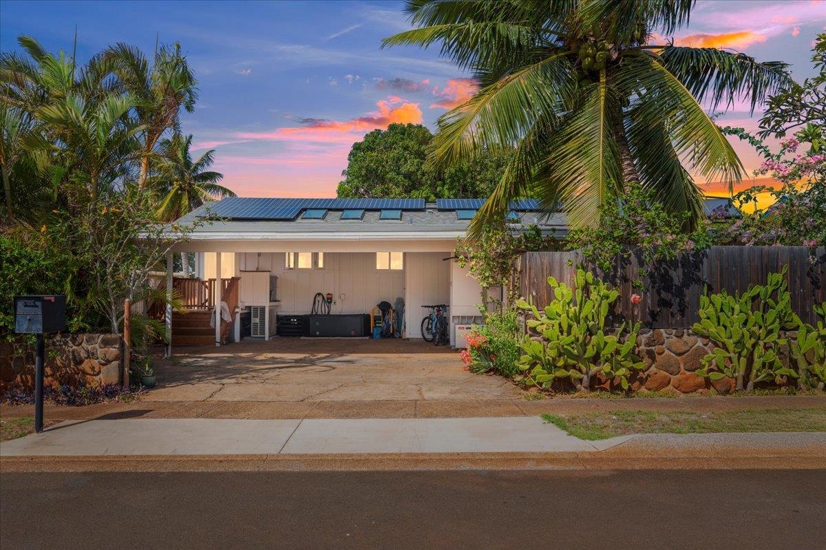 233 Kahiko St, Paia, HI 96779