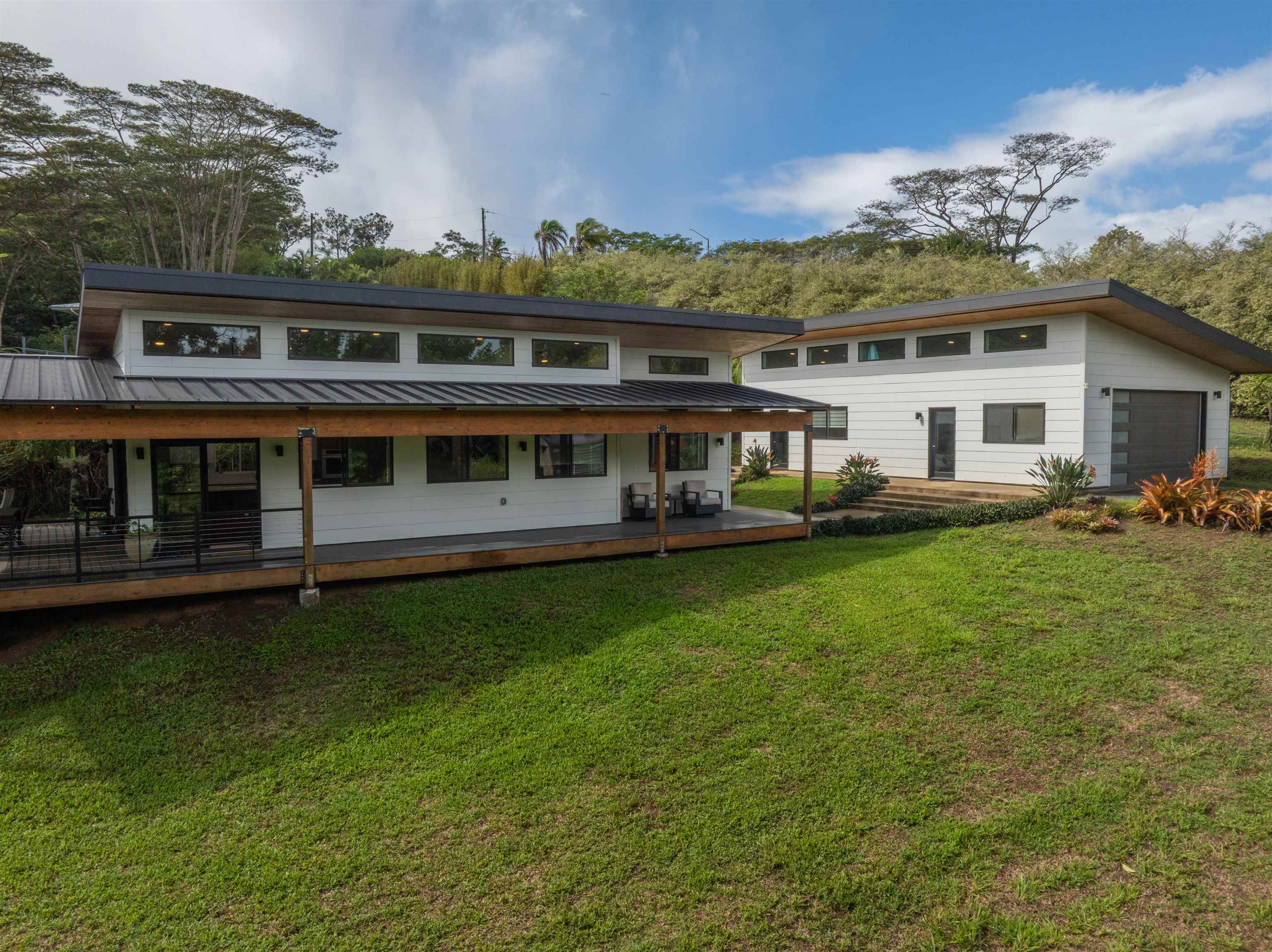 38 Waipuhia Pl, B, Haiku, HI 96708-1111