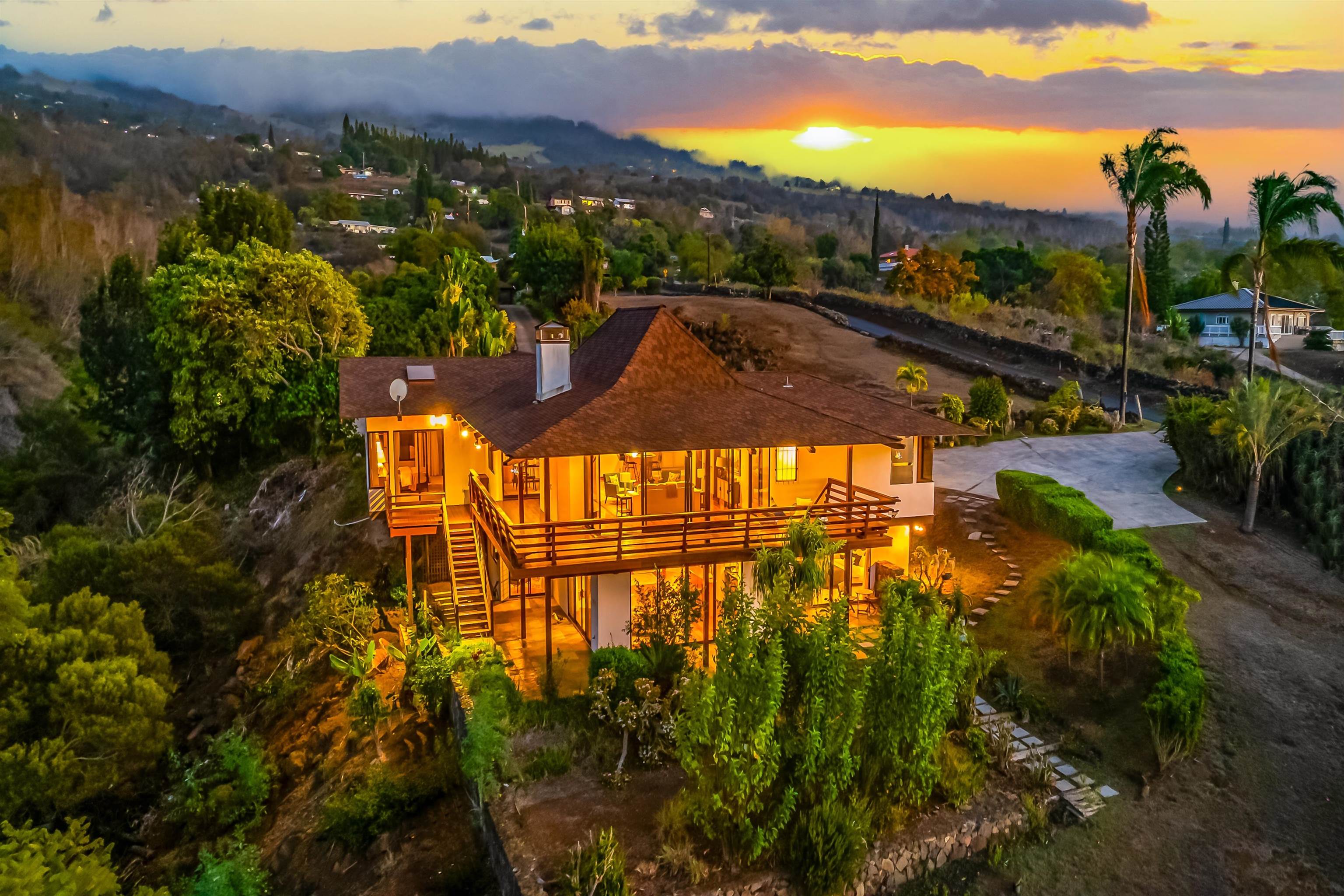 110 Kamehameiki Rd, Kula, HI 96790