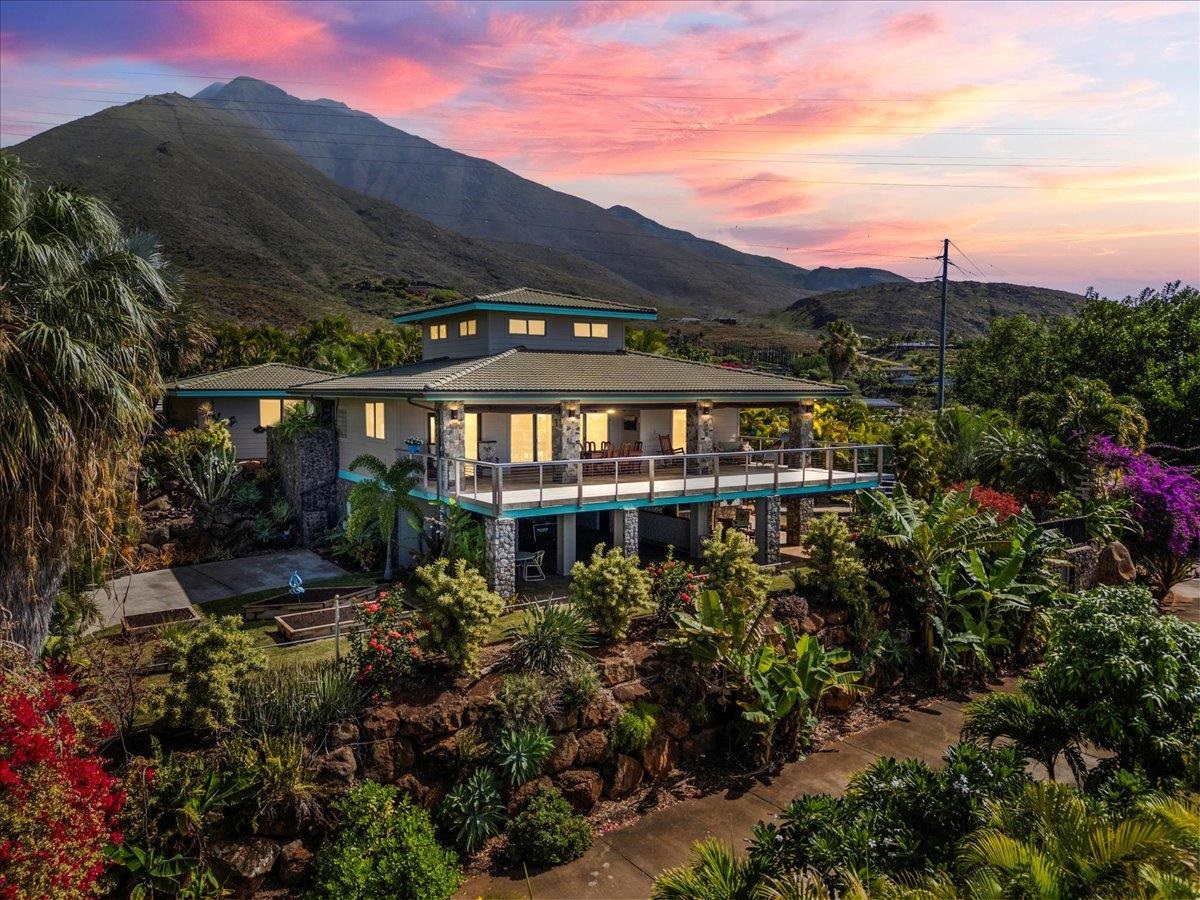 676 Kai Hele Ku St, B, Lahaina, HI 96761