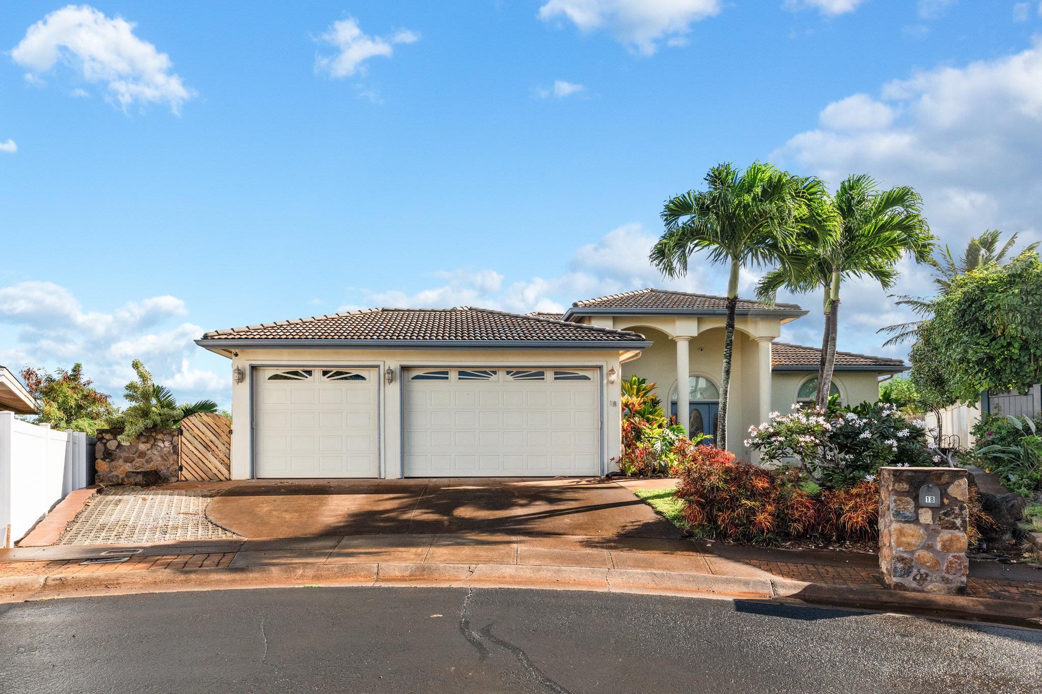 18 Areca Pl, Lahaina, HI 96761