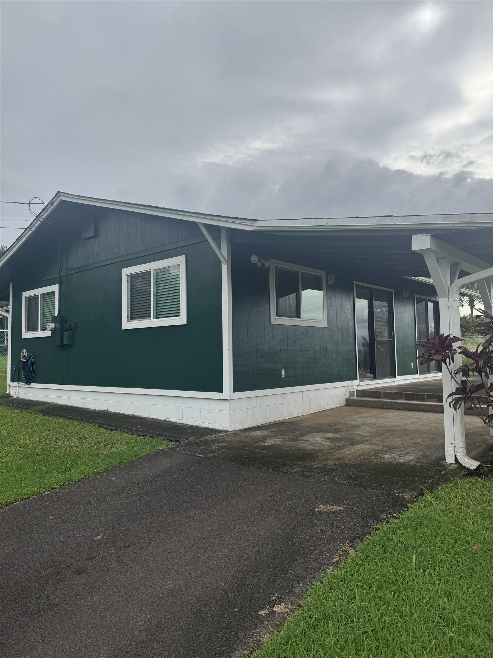 808 Kuiaha Rd, Haiku, HI 96708