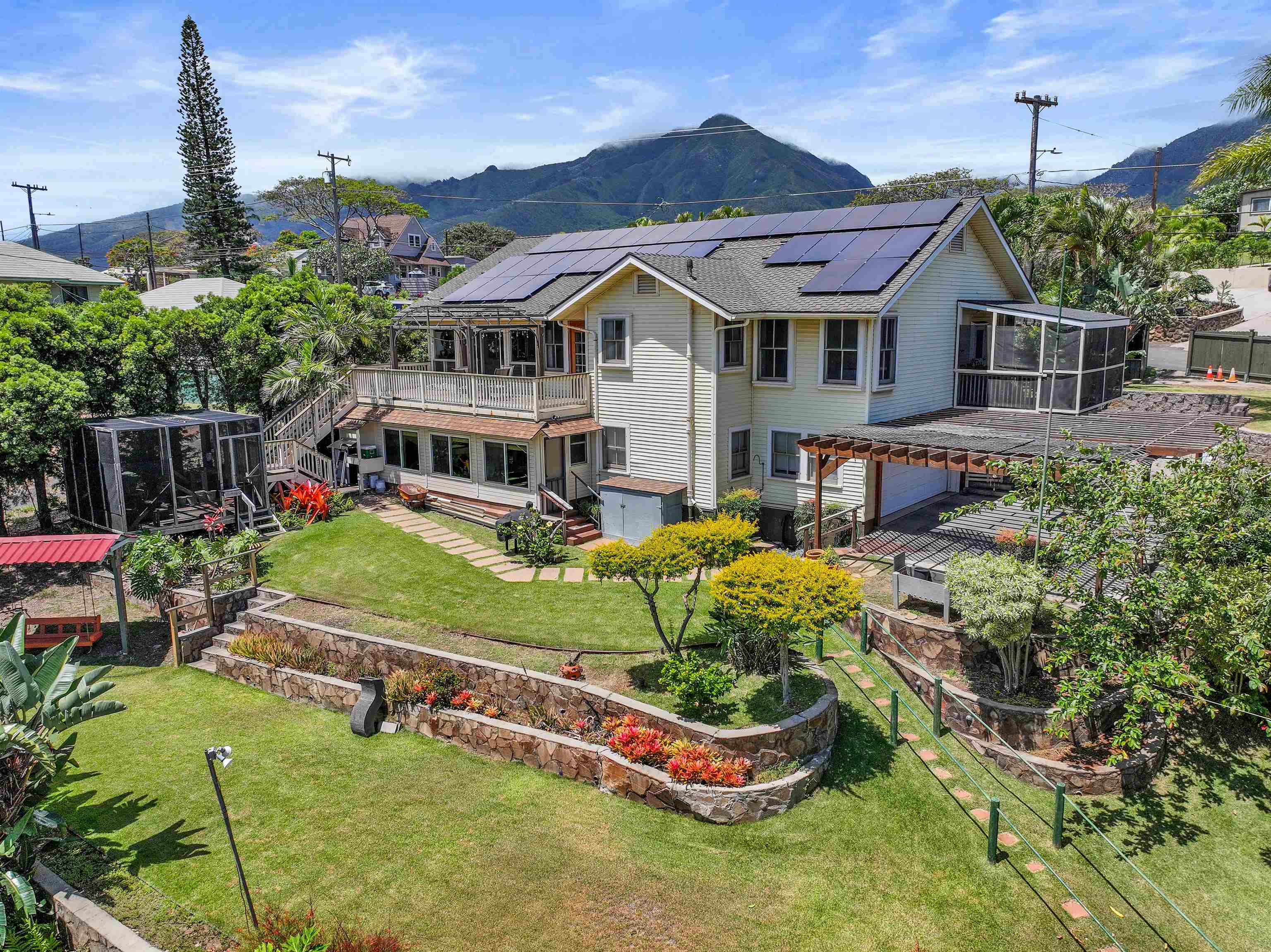 150 Naniloa Dr, Wailuku, HI 96793-9999