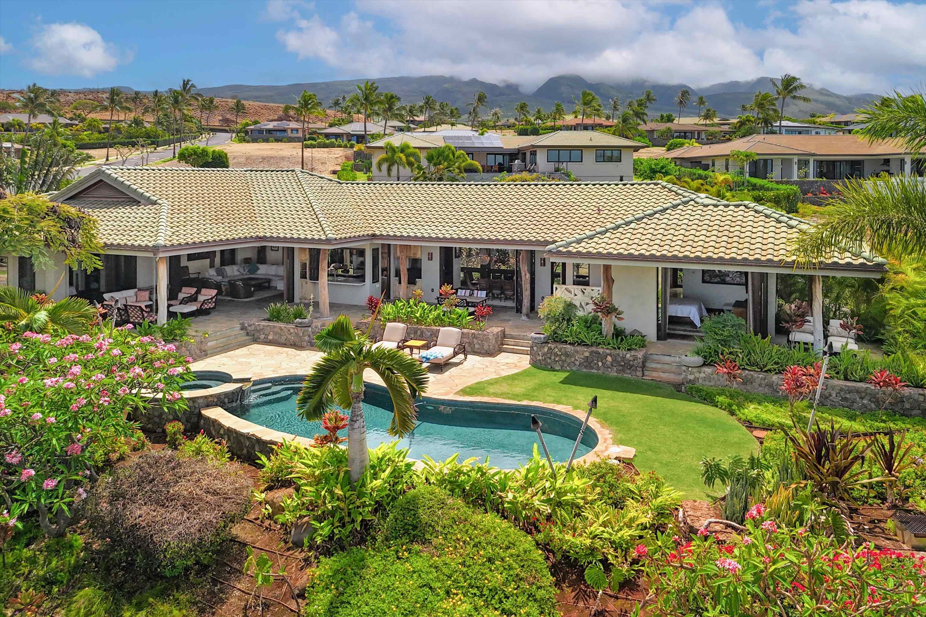 137 Anapuni Loop, Lahaina, HI 96761