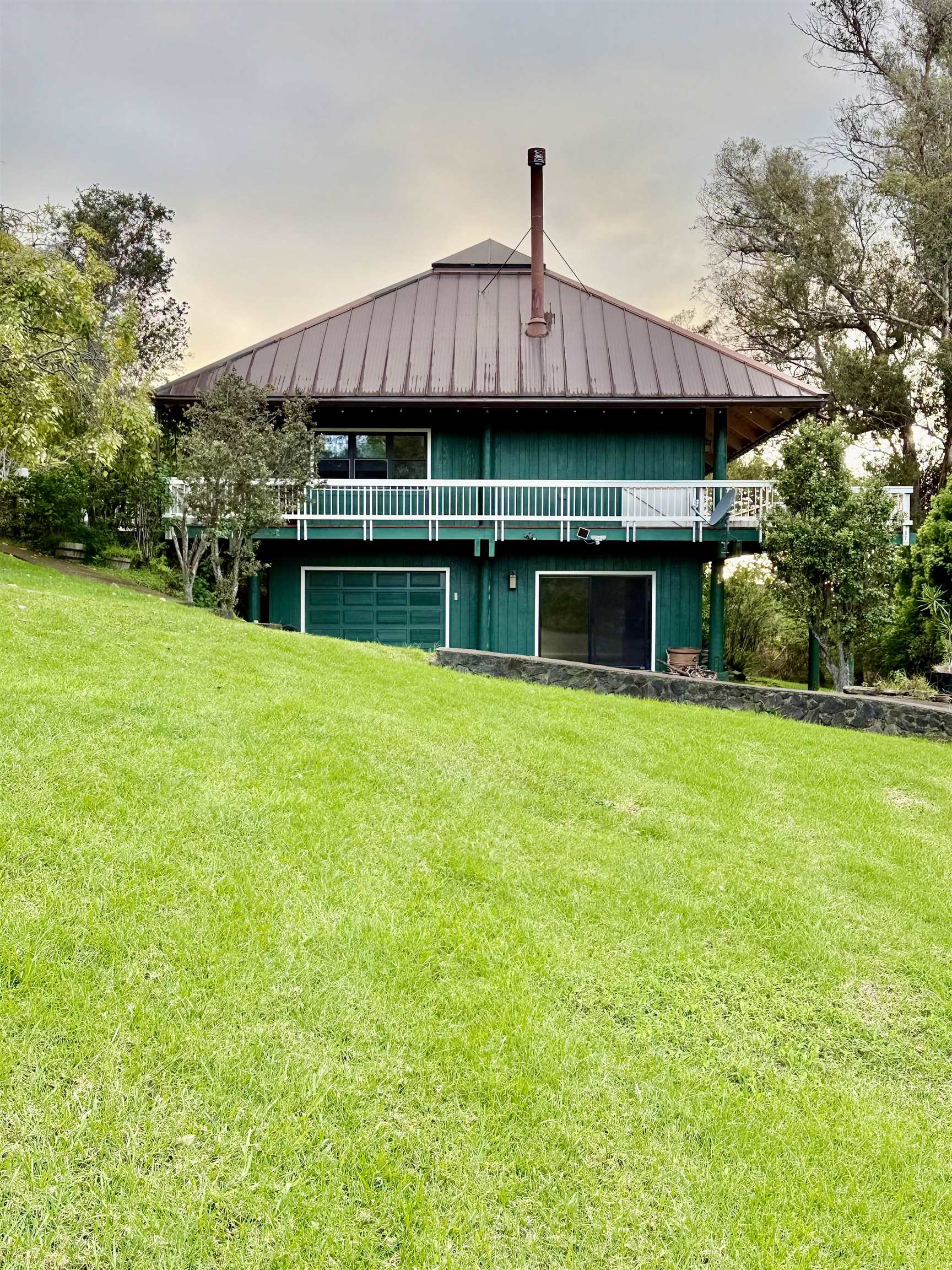 2400 Piiholo Rd, Makawao, HI 96768