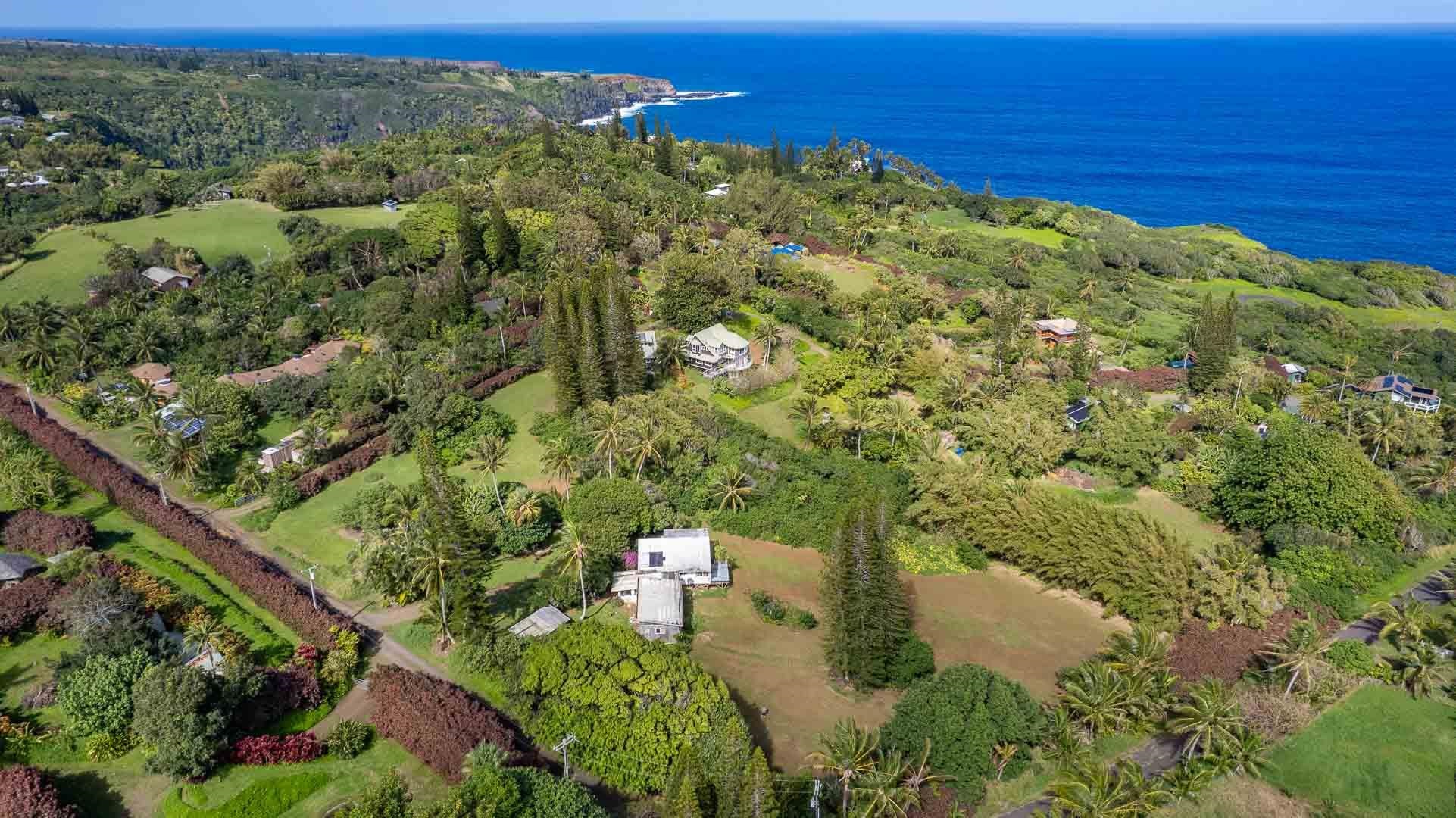 210 Door Of Faith Rd, Haiku, HI 96708