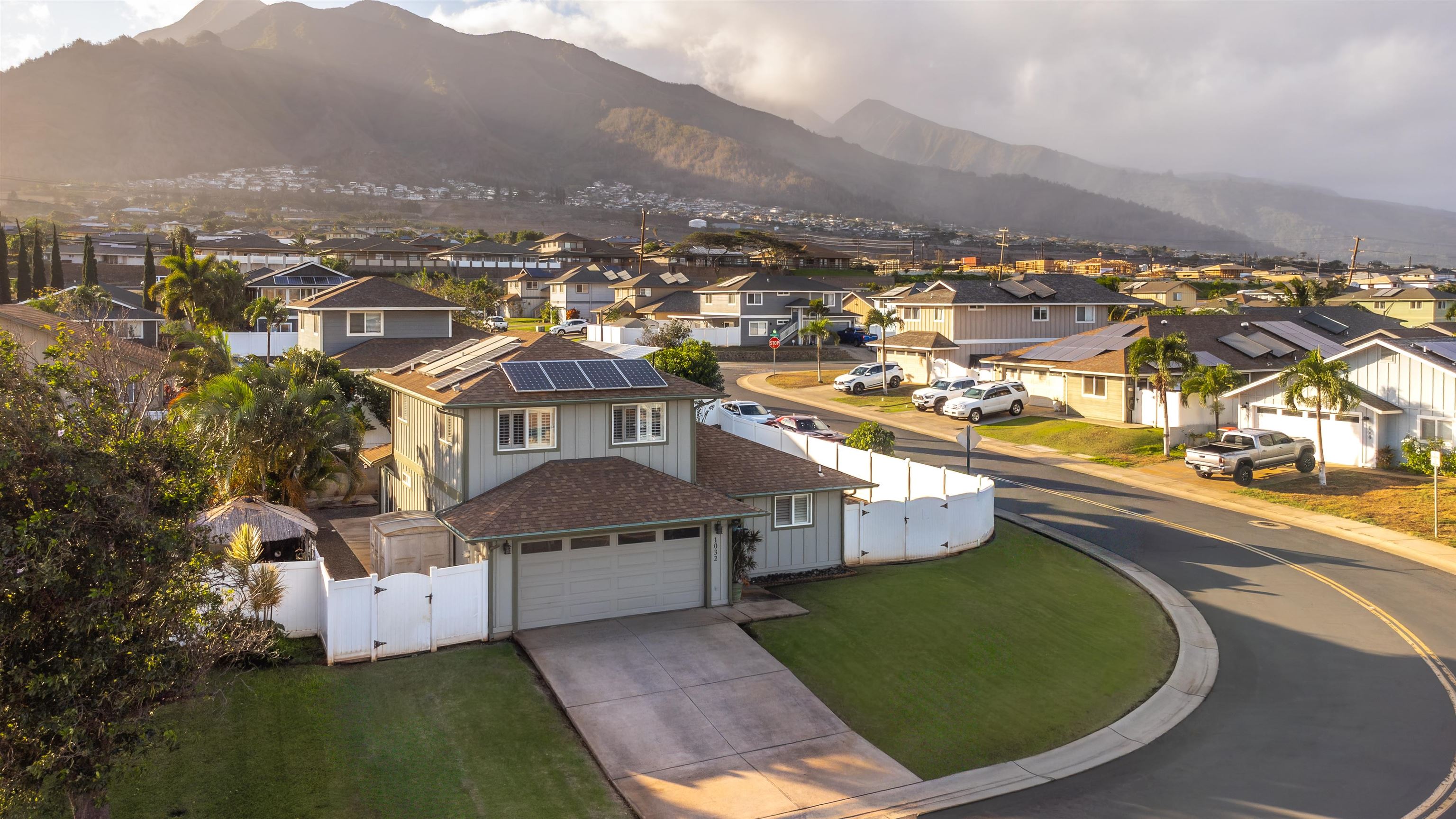 1032 Ulu Kanu St, Wailuku, HI 96793