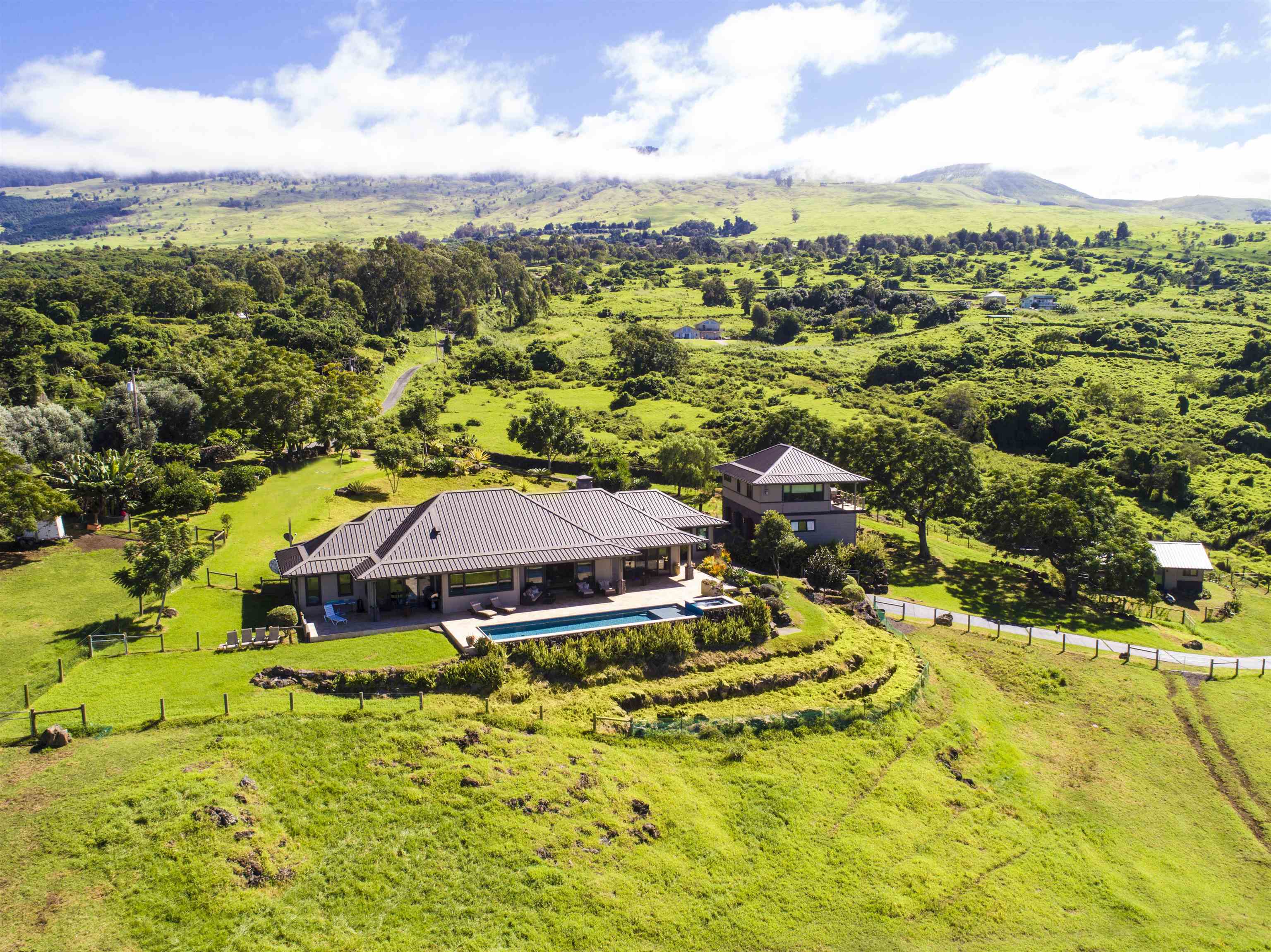 337 Kealakapu Rd, Kula, HI 96790