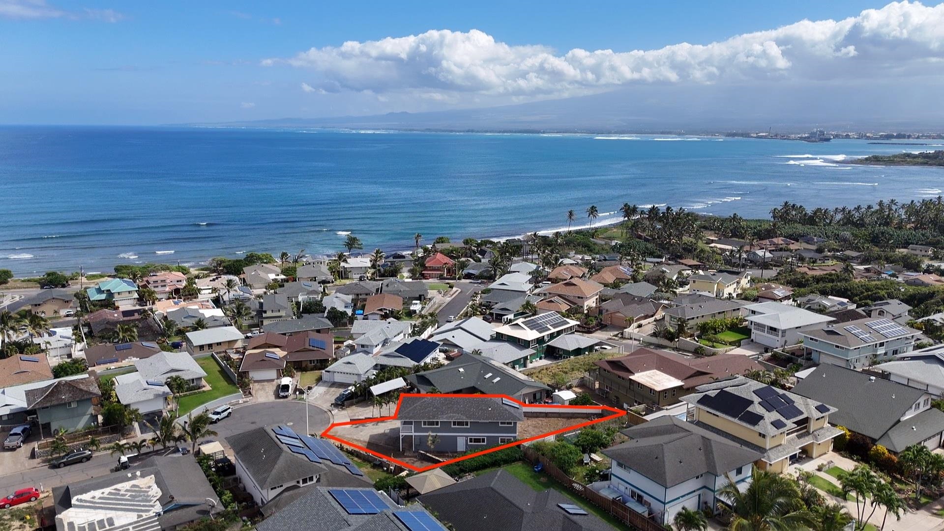 1349 Kakae Pl, Wailuku, HI 96793
