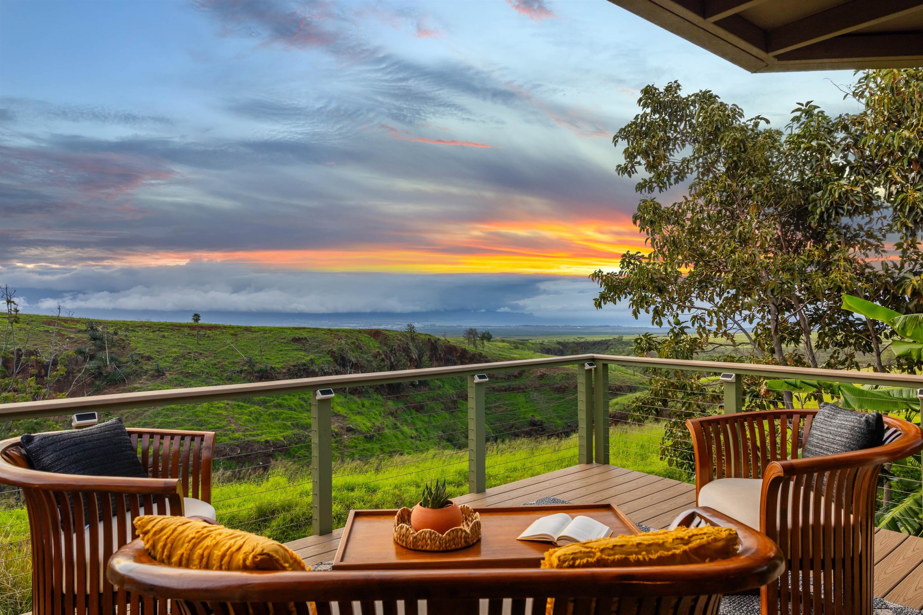 2690 Akalani Loop, Pukalani, HI 96768