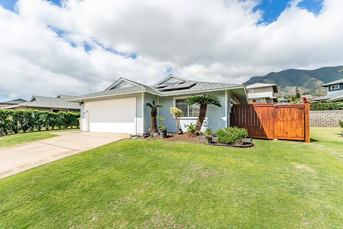 1366 Kawika St, Wailuku, HI 96793