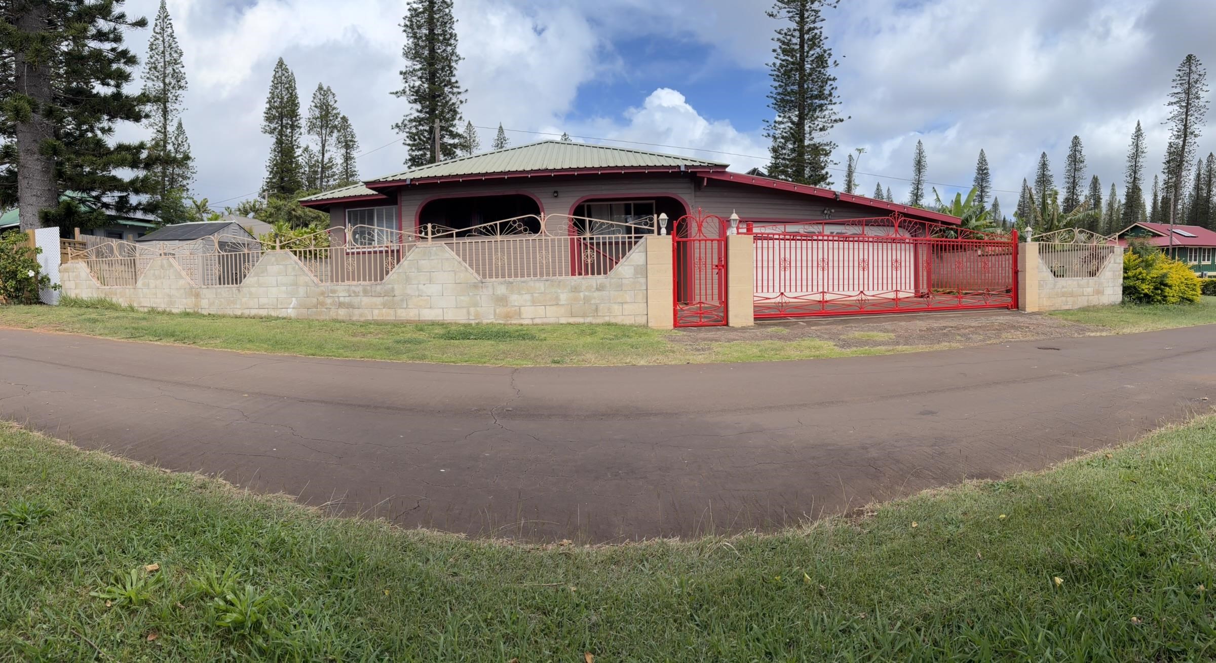 514 Gay St, Lanai City, HI 96763-0514